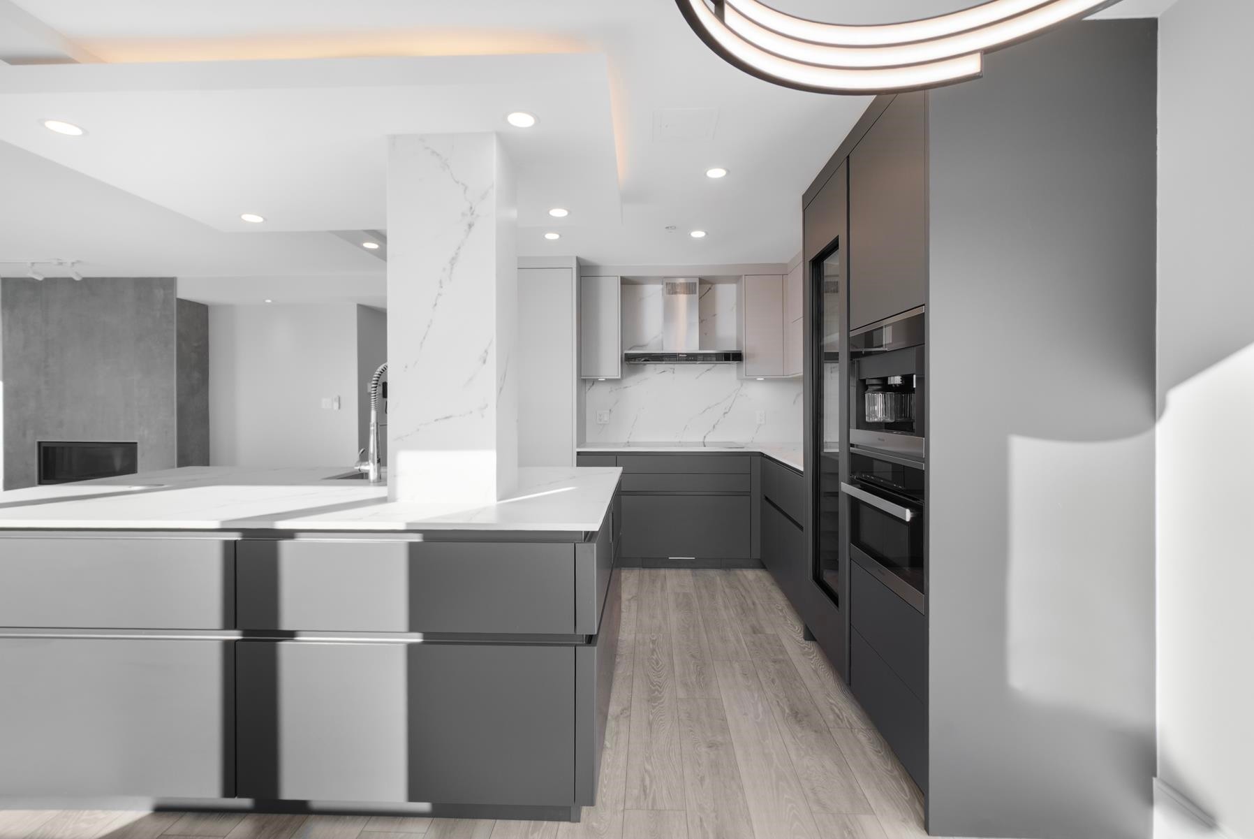 18A-199 Drake Street, Vancouver, BC - Indoor Photo Showing Kitchen