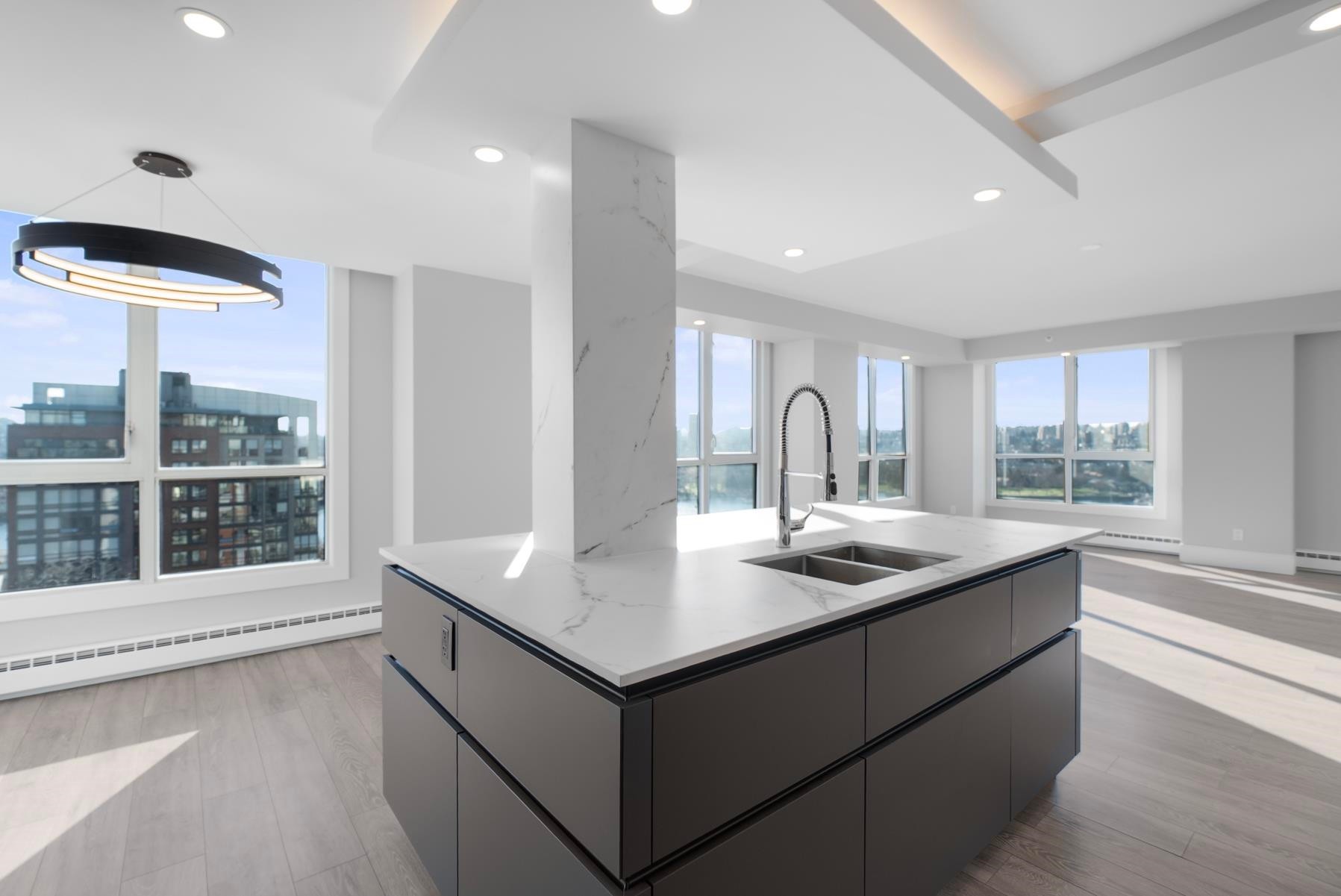 18A-199 Drake Street, Vancouver, BC - Indoor Photo Showing Kitchen With Double Sink