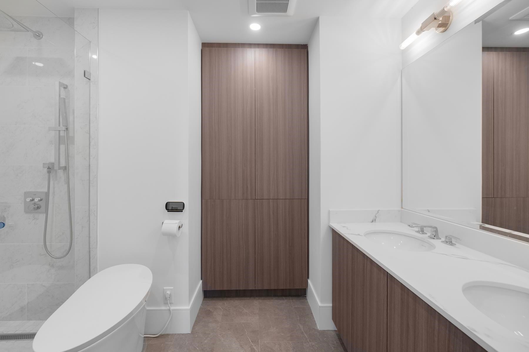 18A-199 Drake Street, Vancouver, BC - Indoor Photo Showing Bathroom