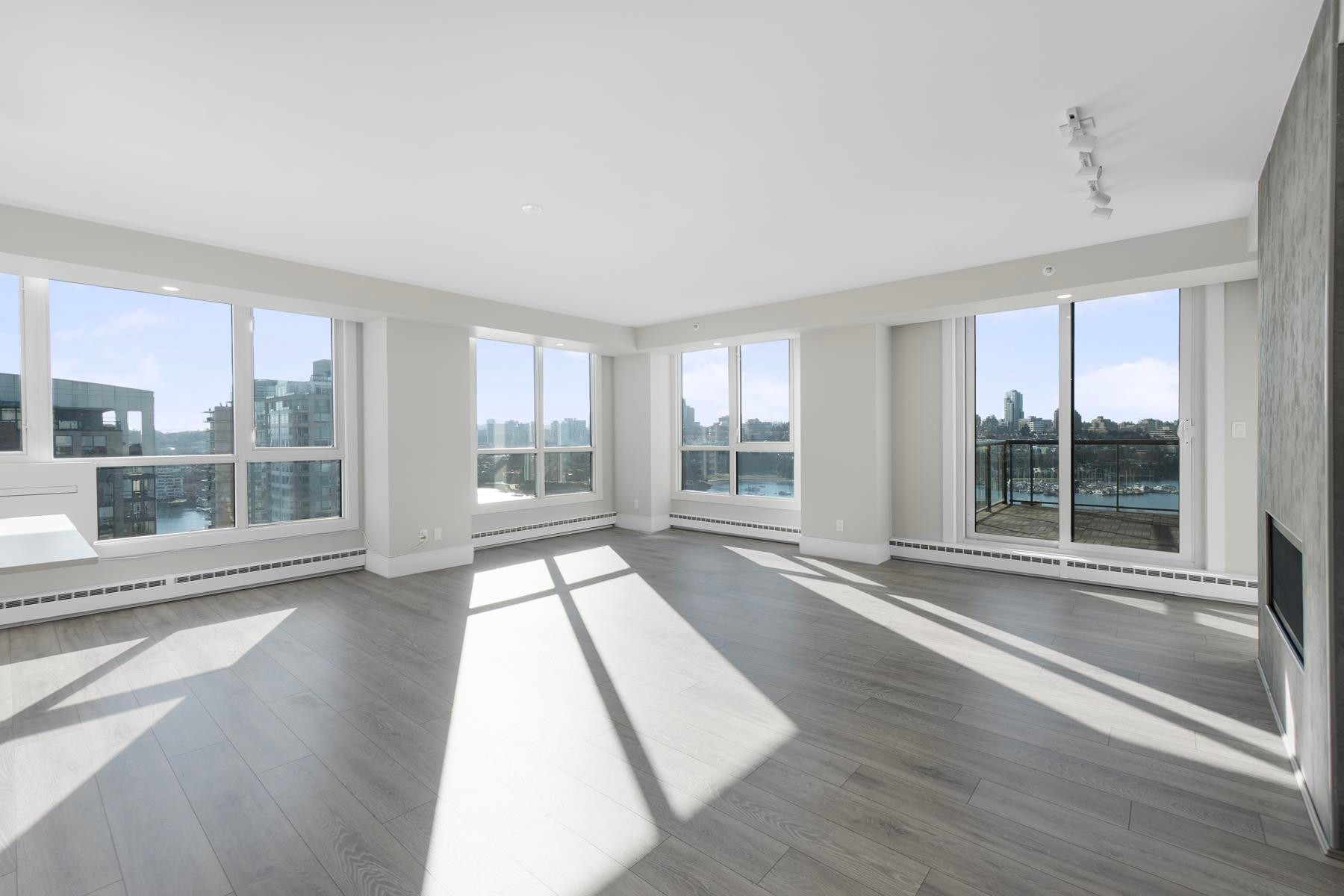 18A-199 Drake Street, Vancouver, BC - Indoor