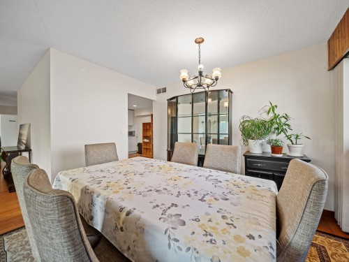 667 Cypress Street, Coquitlam, BC - Indoor Photo Showing Dining Room