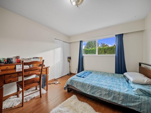 667 Cypress Street, Coquitlam, BC - Indoor Photo Showing Bedroom