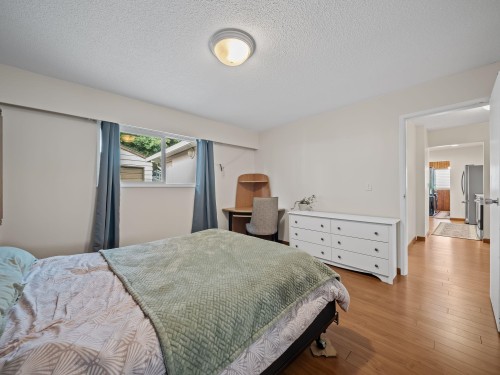 667 Cypress Street, Coquitlam, BC - Indoor Photo Showing Bedroom