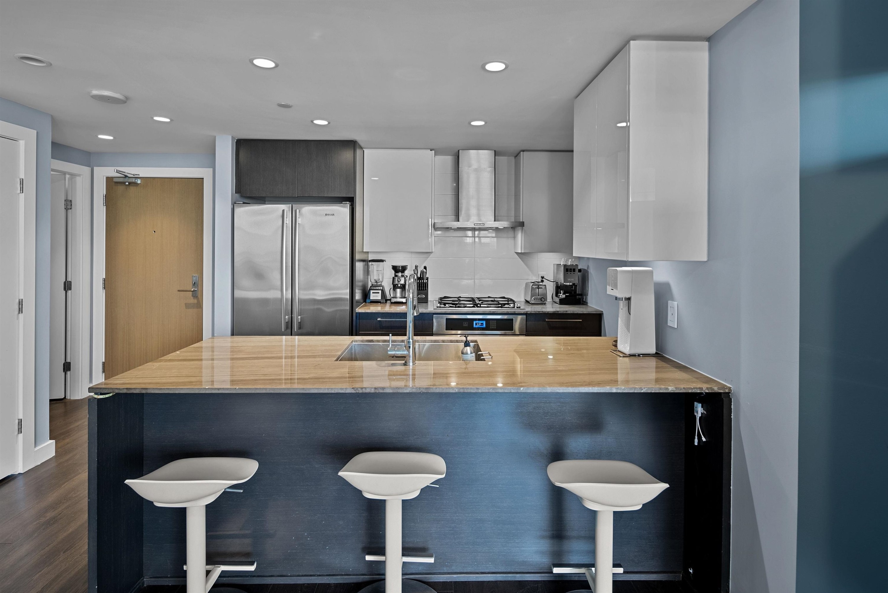 1509-1618 Quebec Street, Vancouver, BC - Indoor Photo Showing Kitchen With Upgraded Kitchen