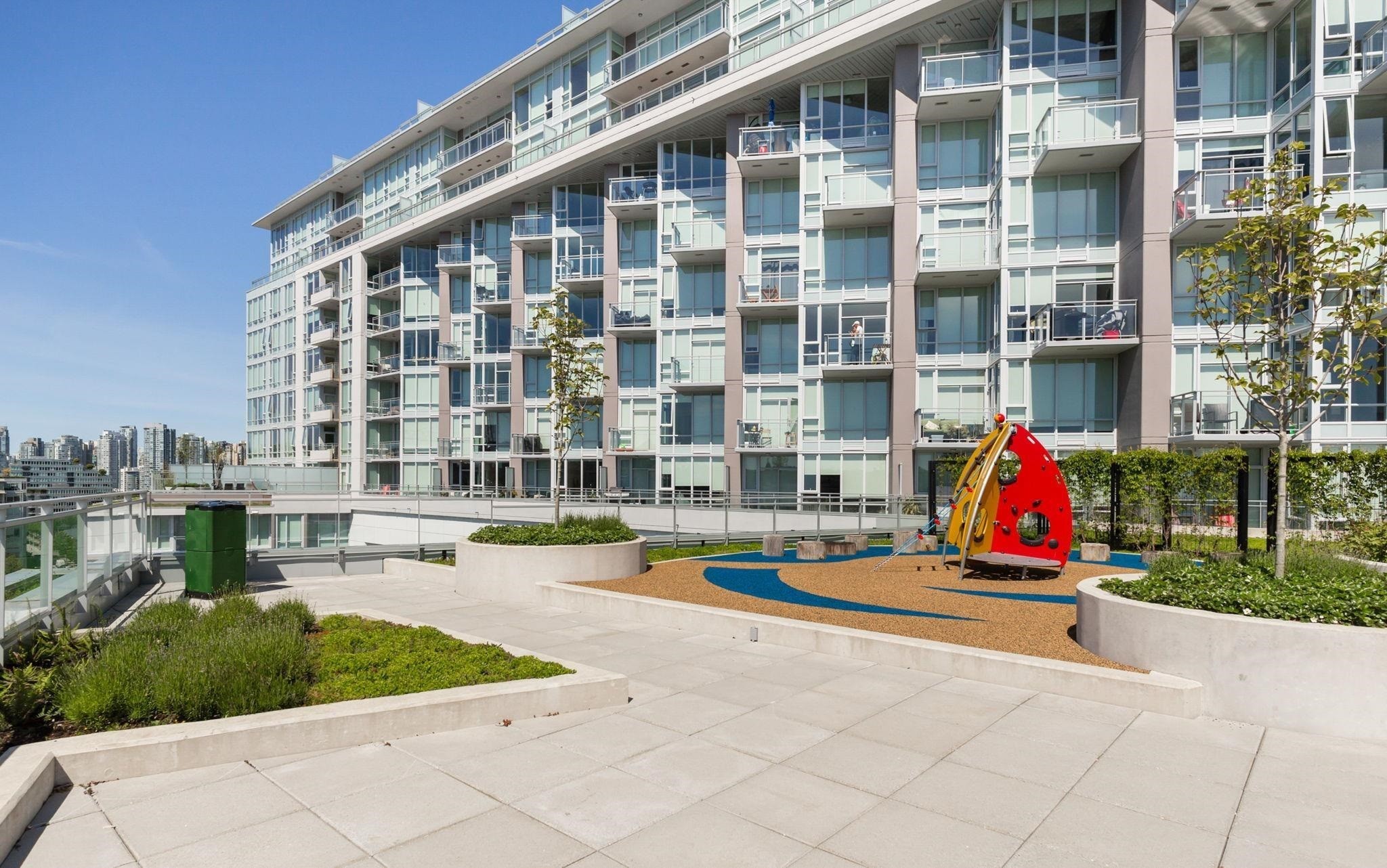 1509-1618 Quebec Street, Vancouver, BC - Outdoor With Balcony With Facade