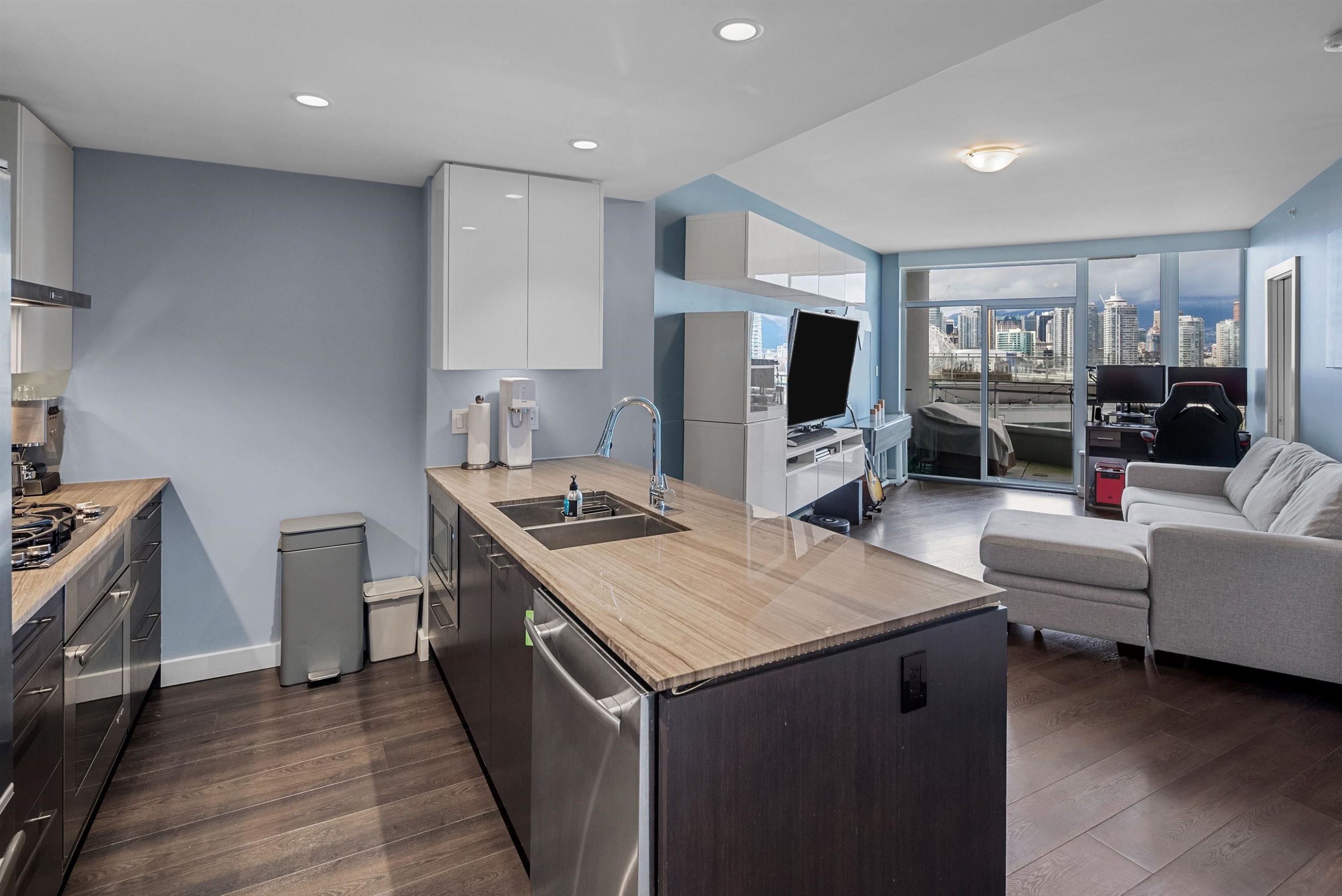 1509-1618 Quebec Street, Vancouver, BC - Indoor