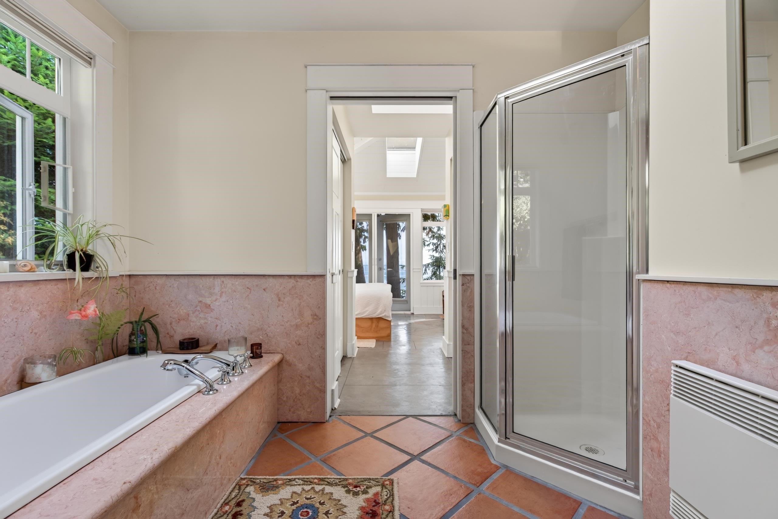 105 Island Park Drive, Galiano Island, BC - Indoor Photo Showing Bathroom