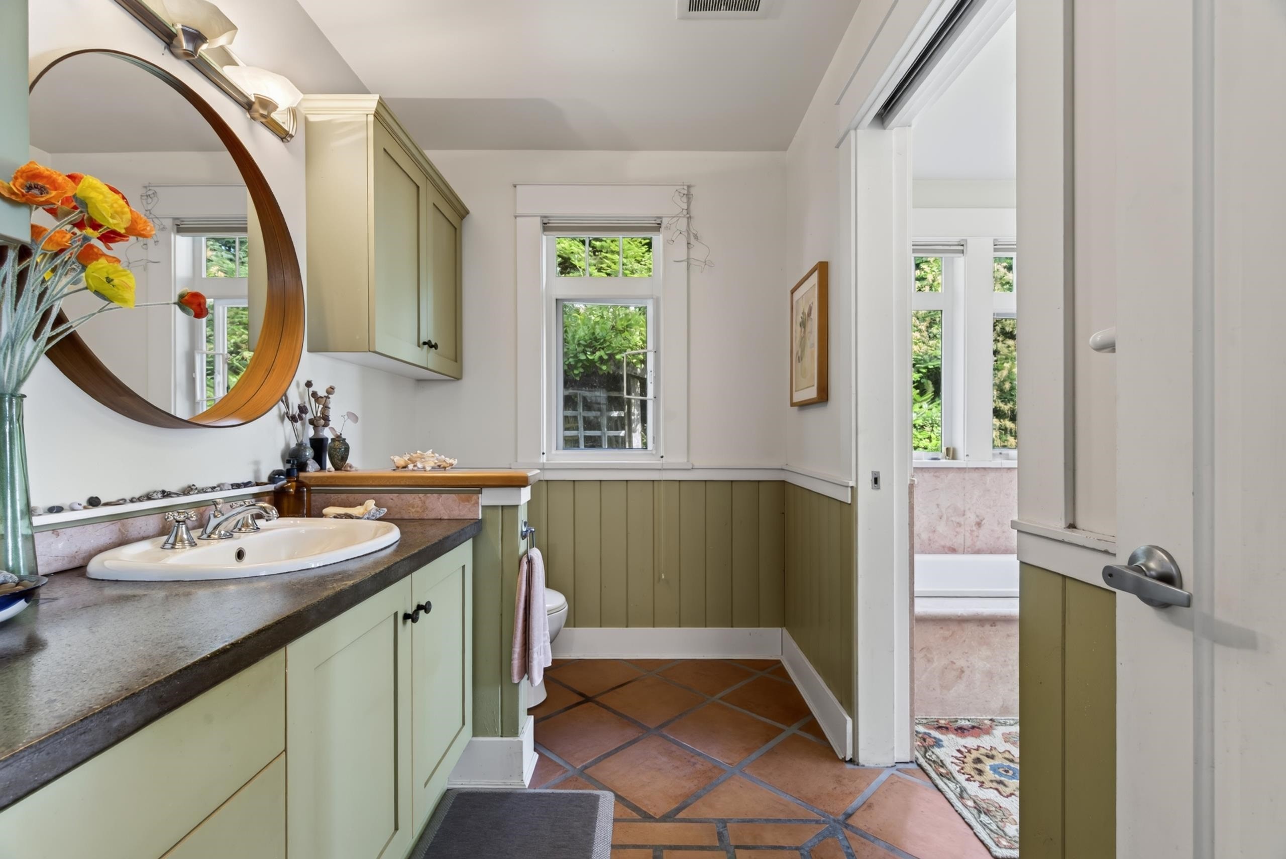 105 Island Park Drive, Galiano Island, BC - Indoor Photo Showing Bathroom