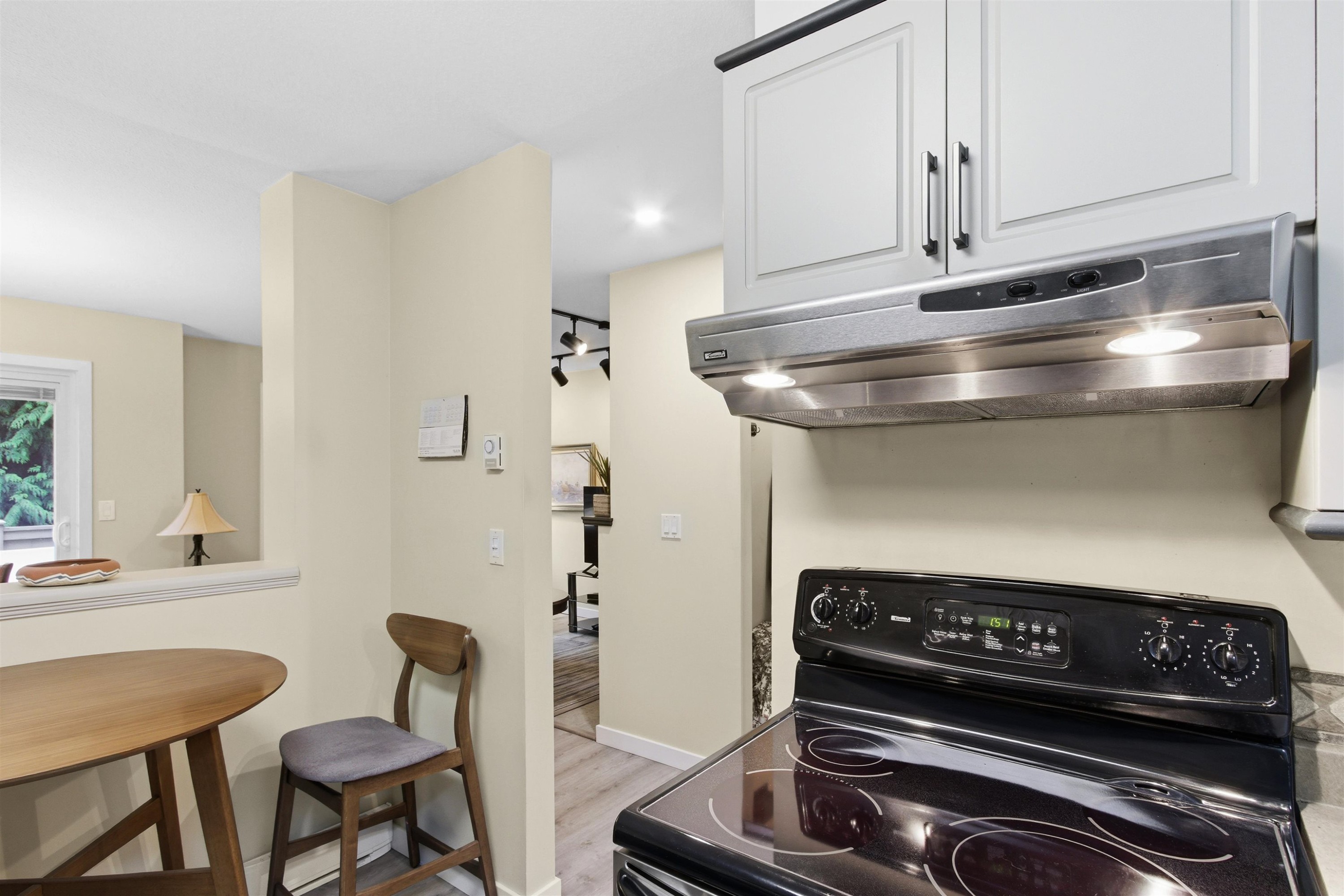14-2736 Atlin Place, Coquitlam, BC - Indoor Photo Showing Kitchen