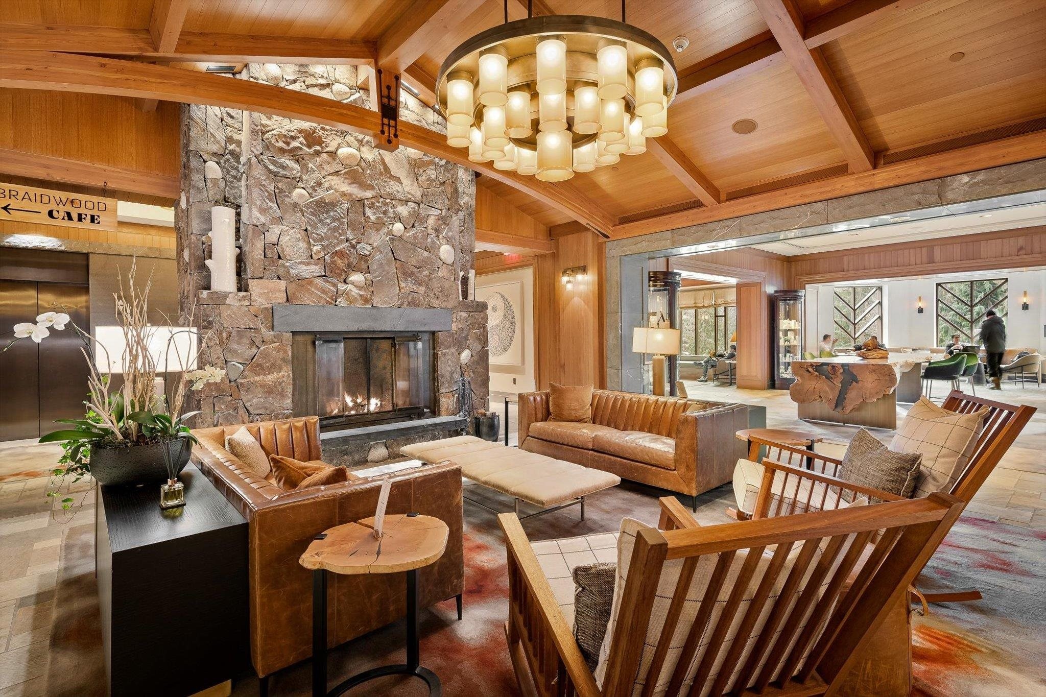 518-4591 Blackcomb Way, Whistler, BC - Indoor Photo Showing Living Room With Fireplace