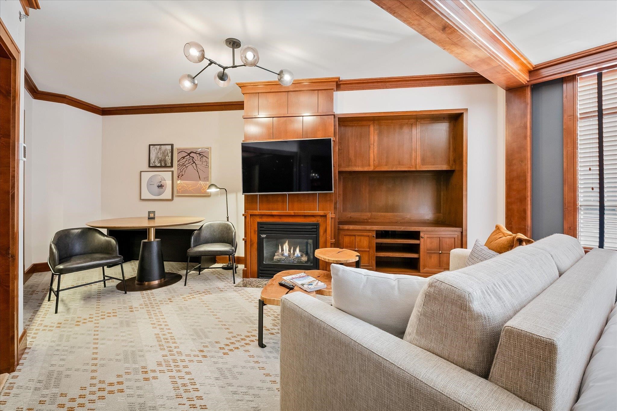 518-4591 Blackcomb Way, Whistler, BC - Indoor With Fireplace