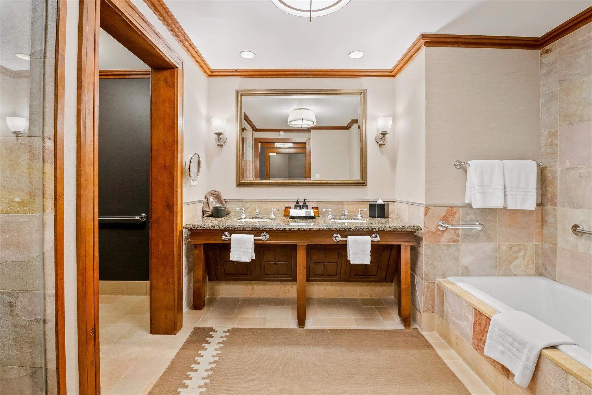 518-4591 Blackcomb Way, Whistler, BC - Indoor Photo Showing Bathroom