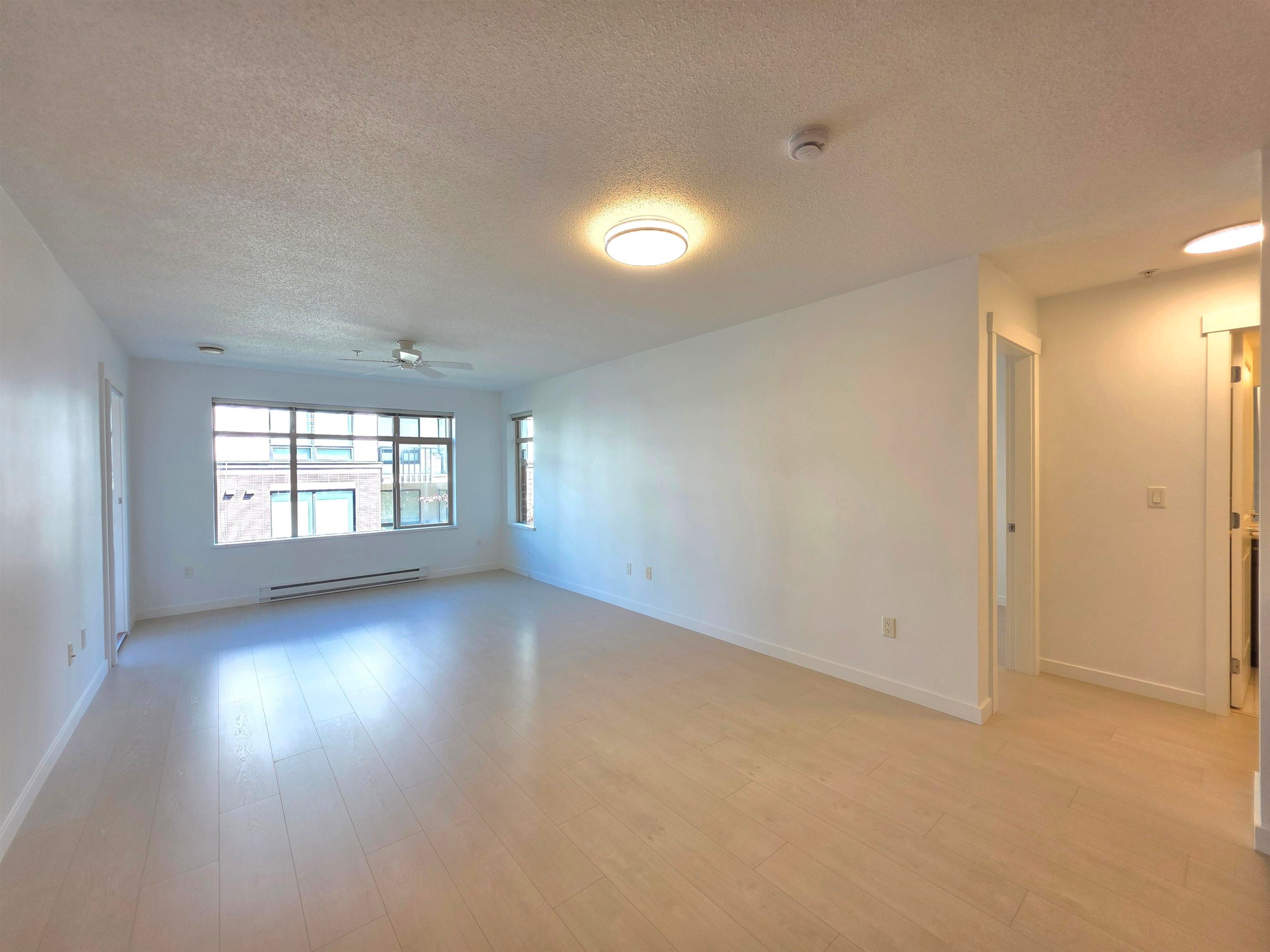 312-9299 Tomicki Avenue, Richmond, BC - Indoor Photo Showing Other Room