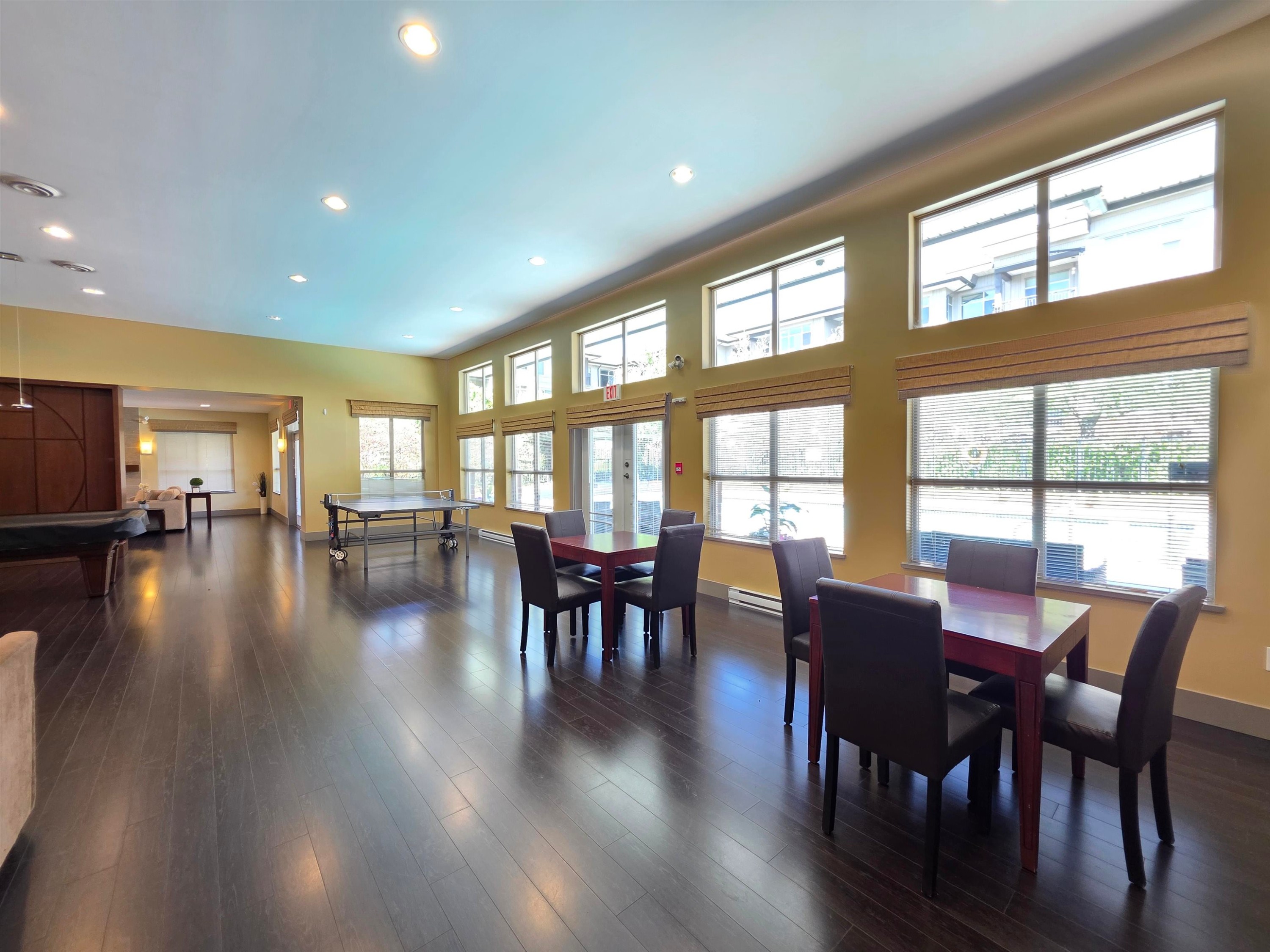 312-9299 Tomicki Avenue, Richmond, BC - Indoor Photo Showing Dining Room