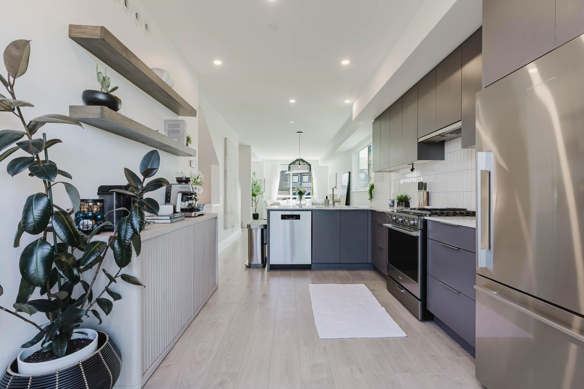 40-4375 Cormorant Way, Tsawwassen, BC - Indoor Photo Showing Kitchen With Upgraded Kitchen