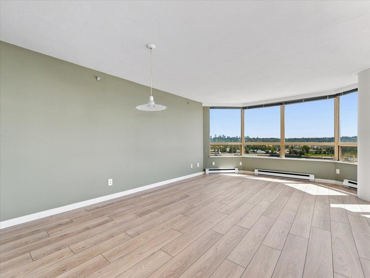 702-328 Clarkson Street, New Westminster, BC - Indoor Photo Showing Other Room