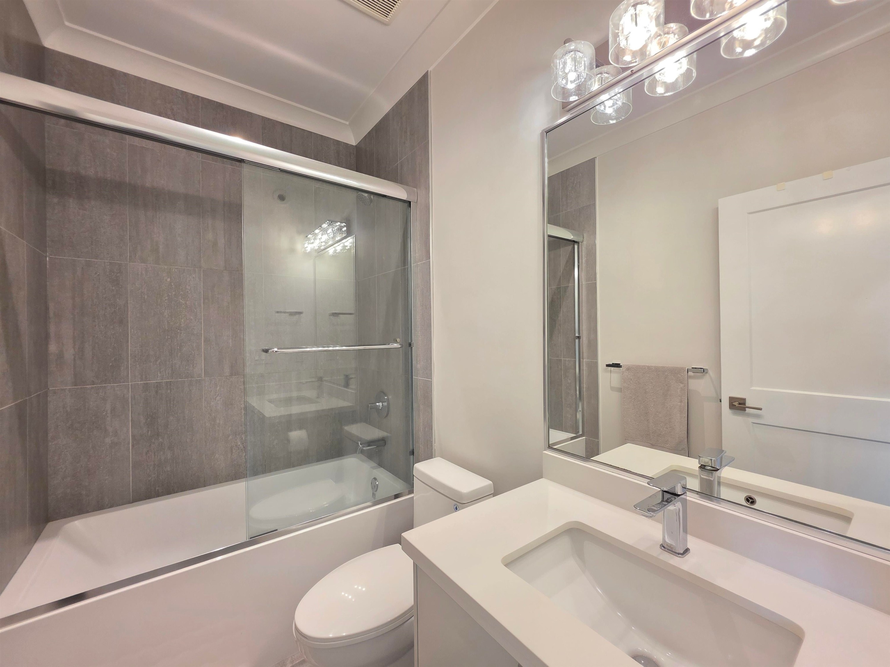 17-9680 Williams Road, Richmond, BC - Indoor Photo Showing Bathroom