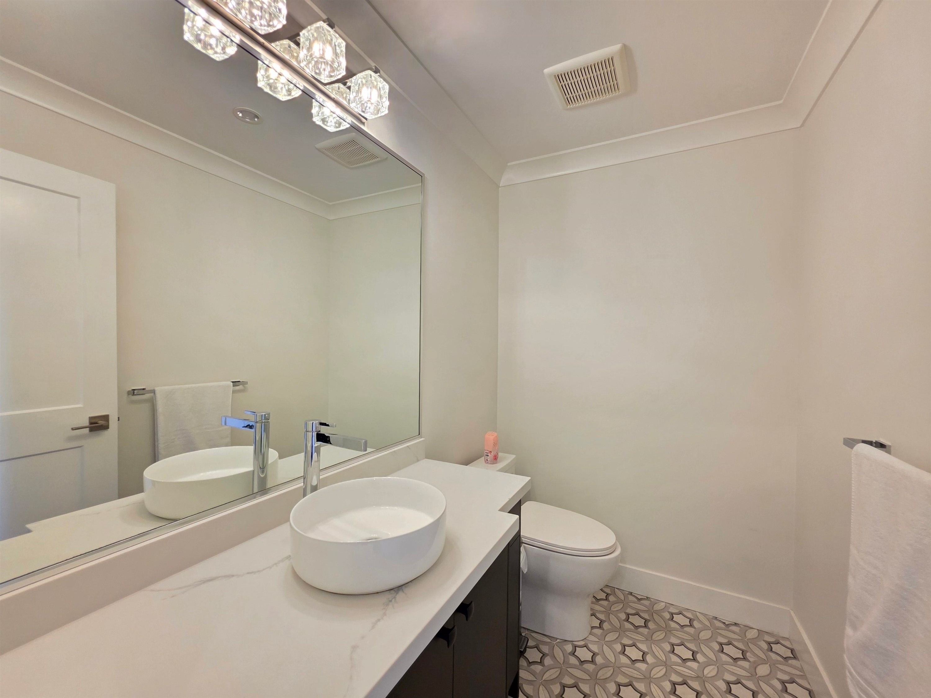 17-9680 Williams Road, Richmond, BC - Indoor Photo Showing Bathroom