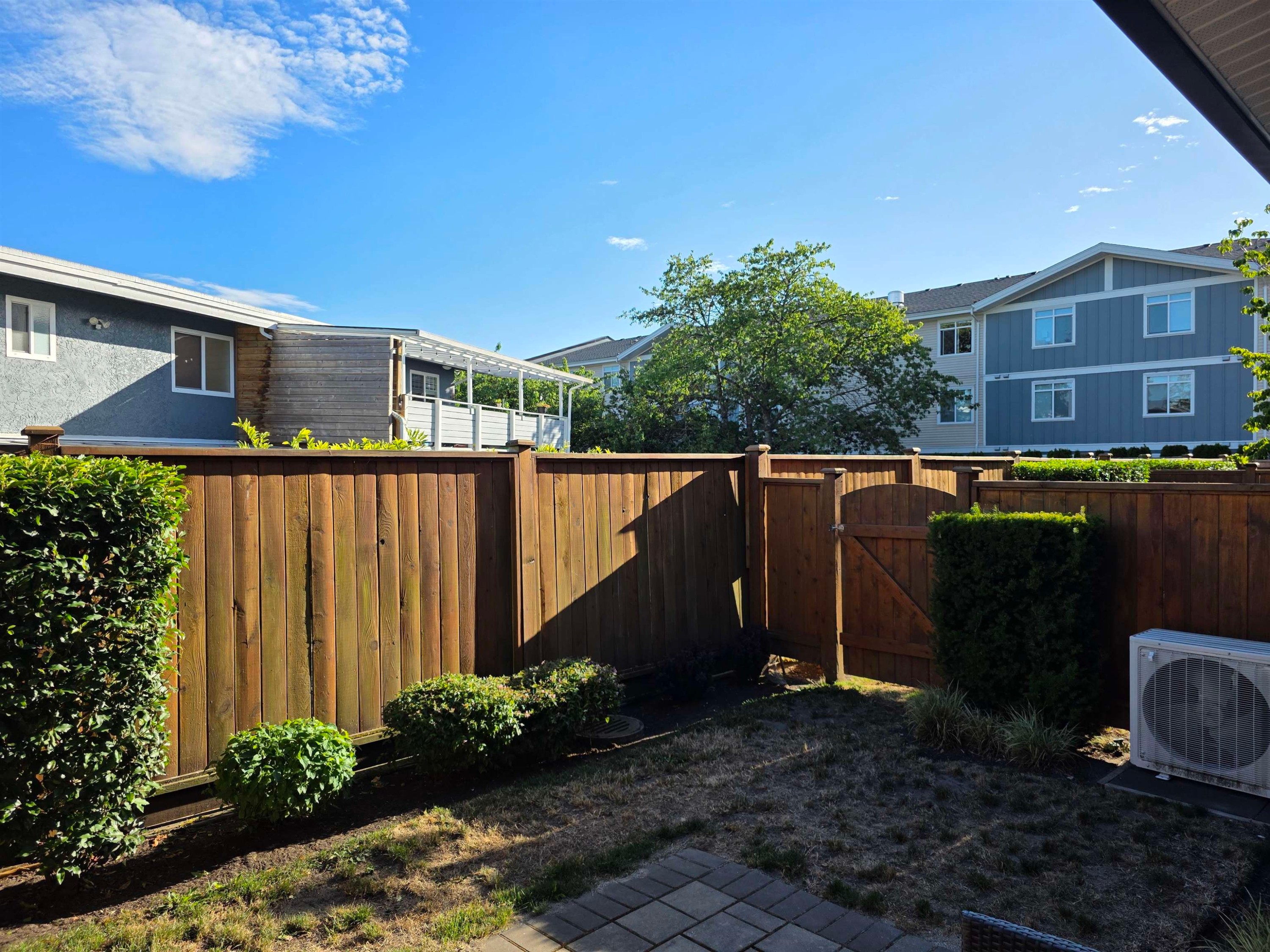17-9680 Williams Road, Richmond, BC - Outdoor
