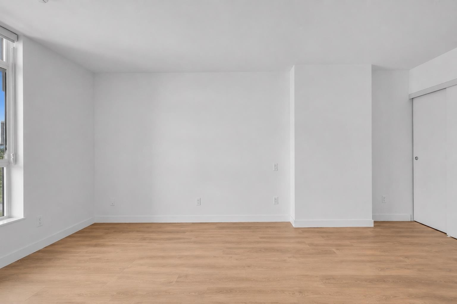 910-318 Alderson Avenue, Coquitlam, BC - Indoor Photo Showing Other Room