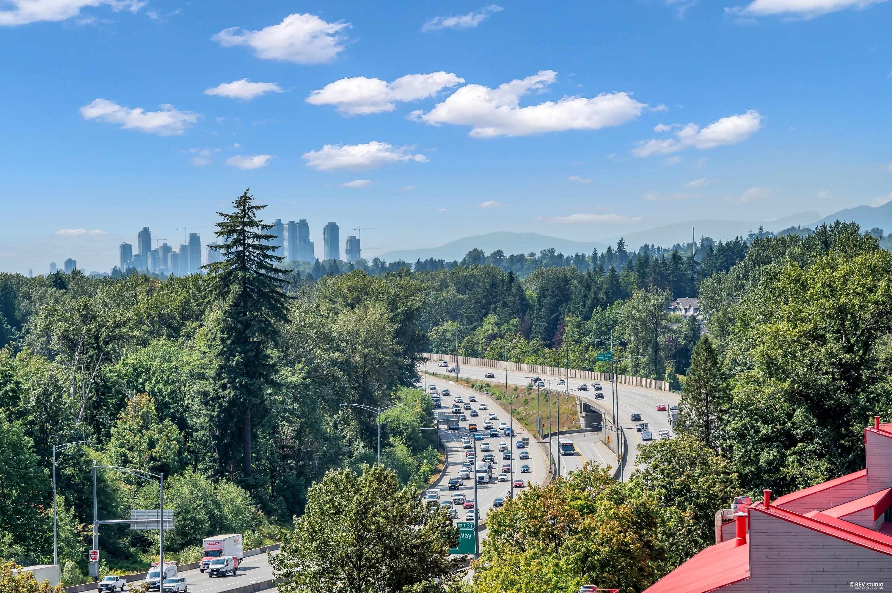 910-318 Alderson Avenue, Coquitlam, BC - Outdoor With View