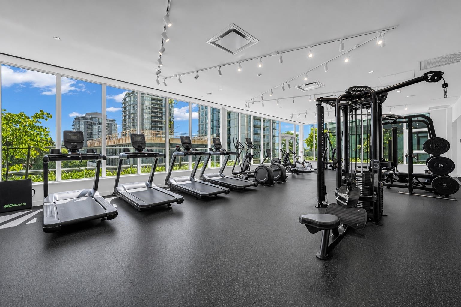 910-318 Alderson Avenue, Coquitlam, BC - Indoor Photo Showing Gym Room