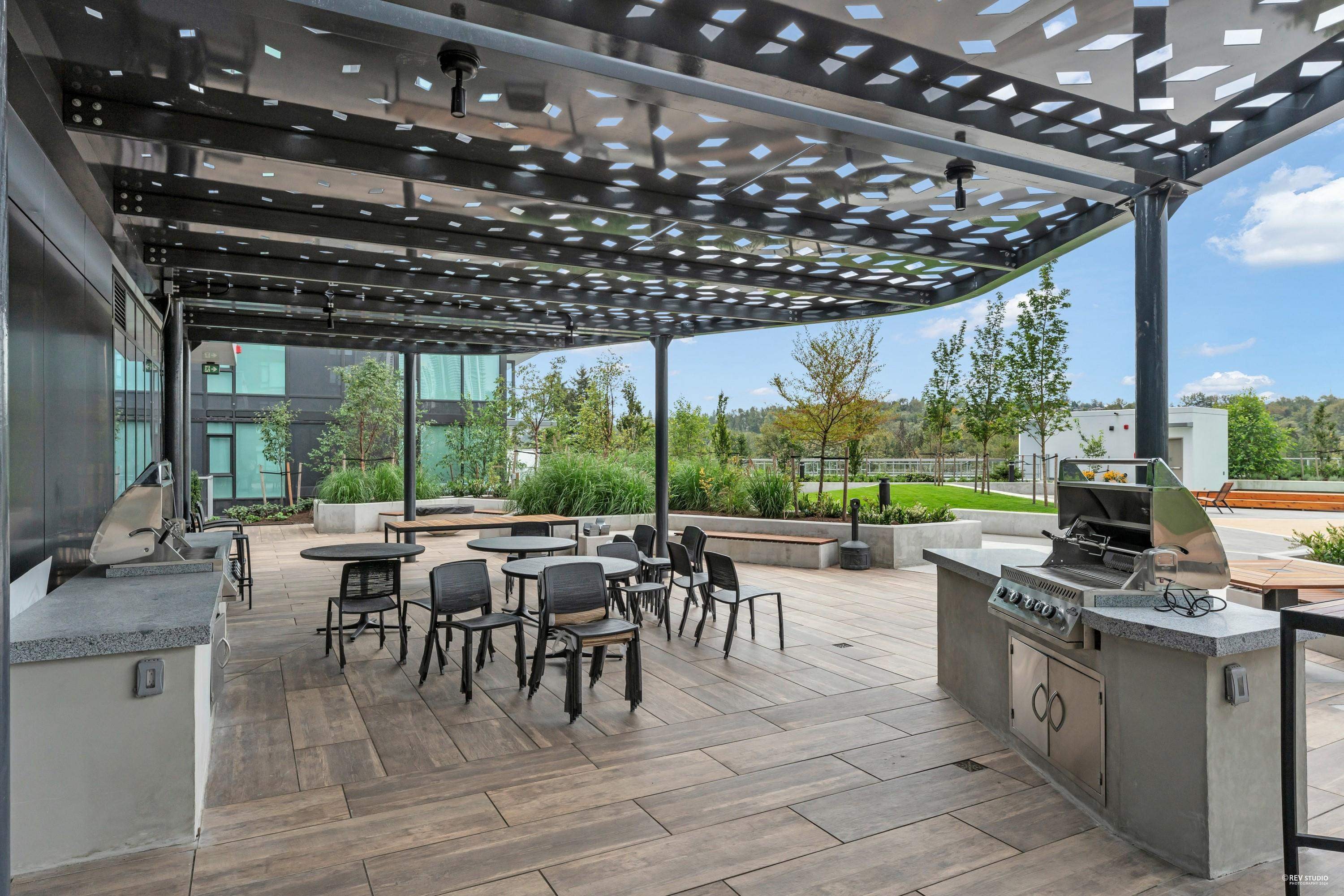 910-318 Alderson Avenue, Coquitlam, BC - Outdoor