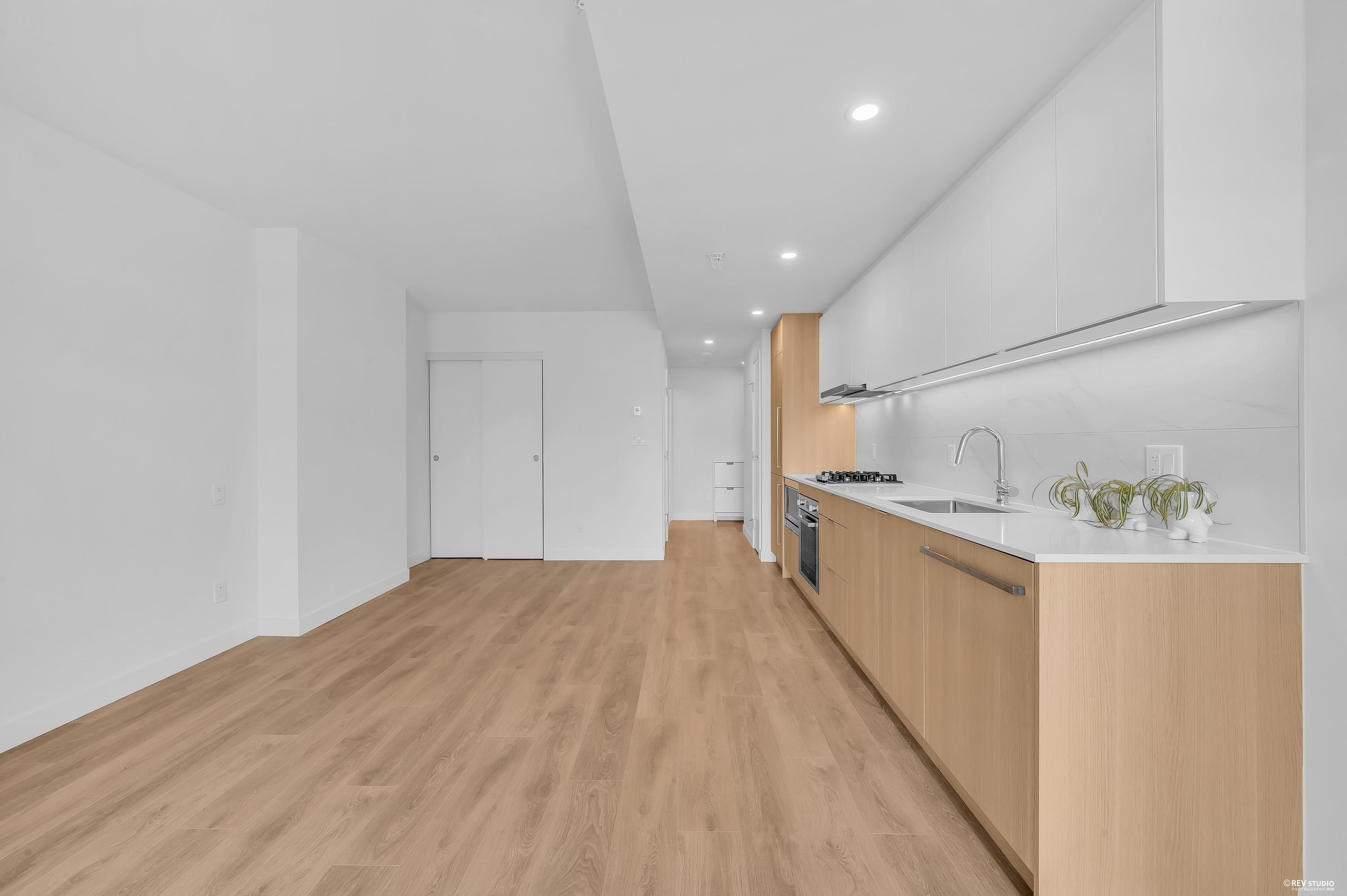 910-318 Alderson Avenue, Coquitlam, BC - Indoor