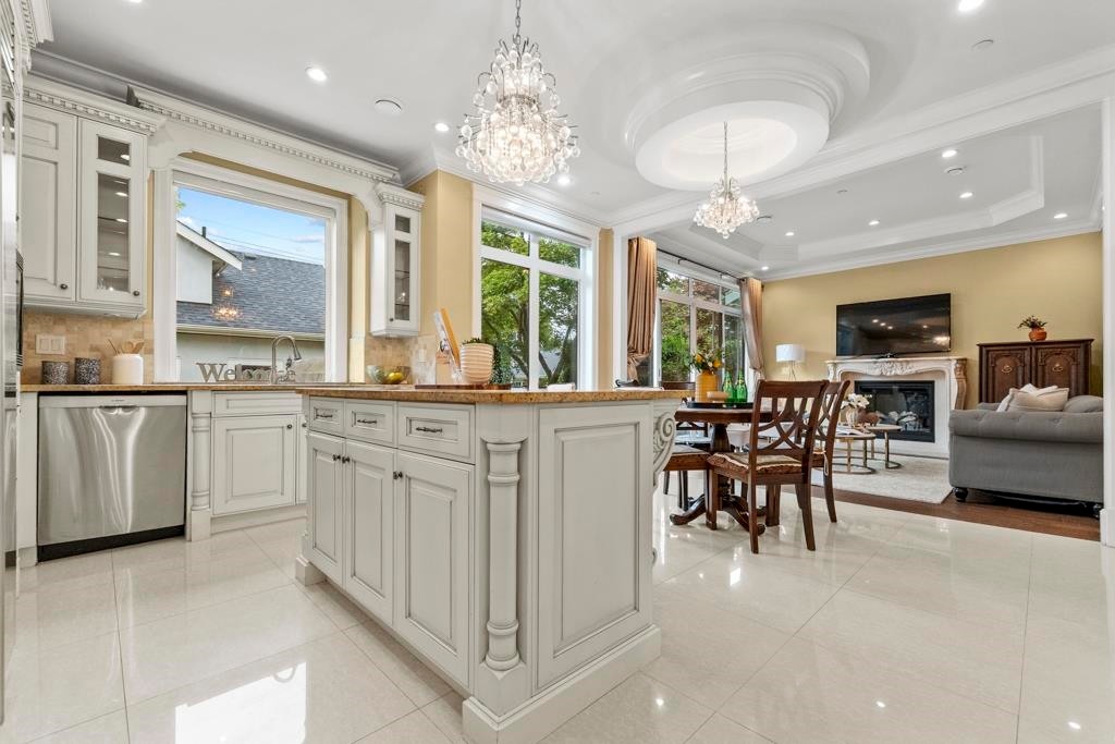 4077 13Th Avenue W, Vancouver, BC - Indoor