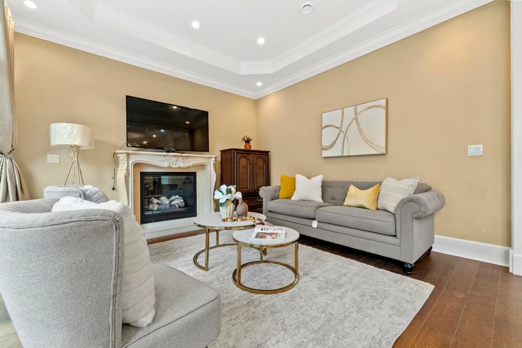 4077 13Th Avenue W, Vancouver, BC - Indoor Photo Showing Living Room With Fireplace