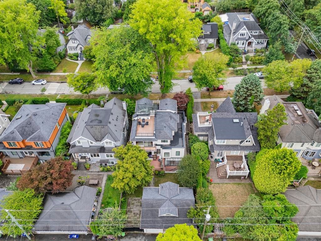 4077 13Th Avenue W, Vancouver, BC - Outdoor With View