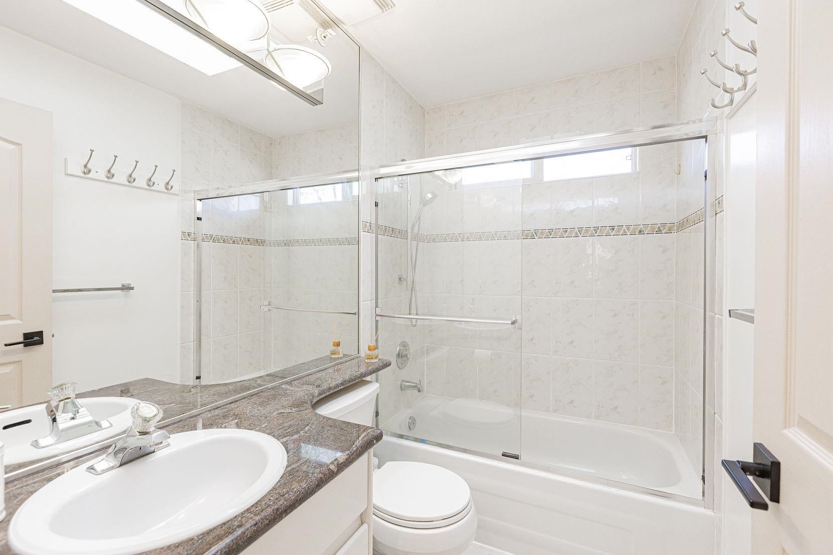 3529 Gladstone Street, Vancouver, BC - Indoor Photo Showing Bathroom