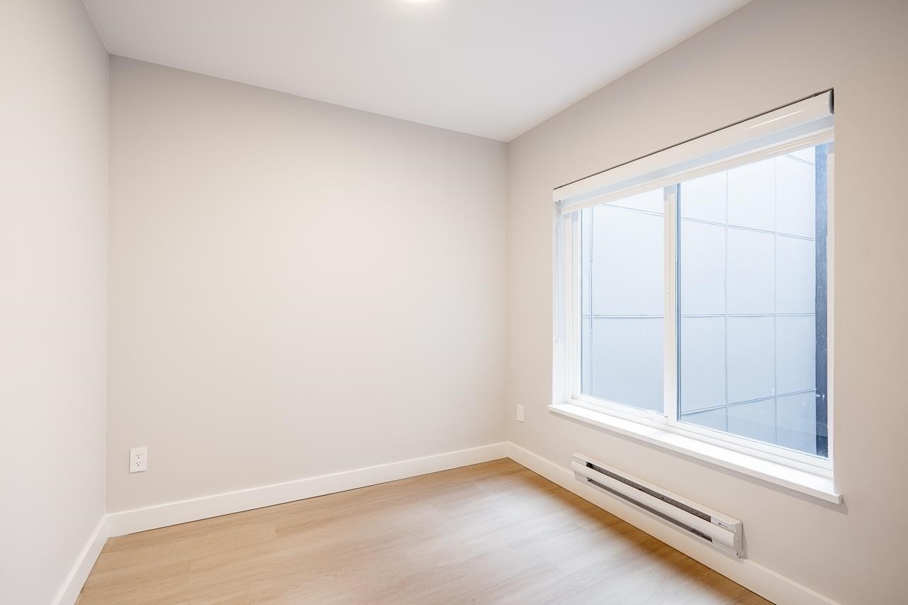 307-3050 Kingsway, Vancouver, BC - Indoor Photo Showing Other Room