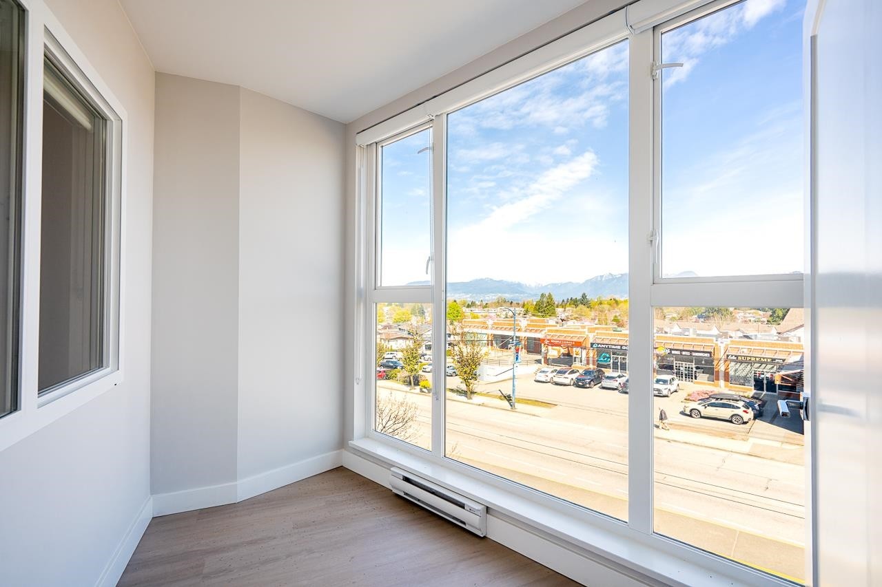 307-3050 Kingsway, Vancouver, BC - Indoor Photo Showing Other Room