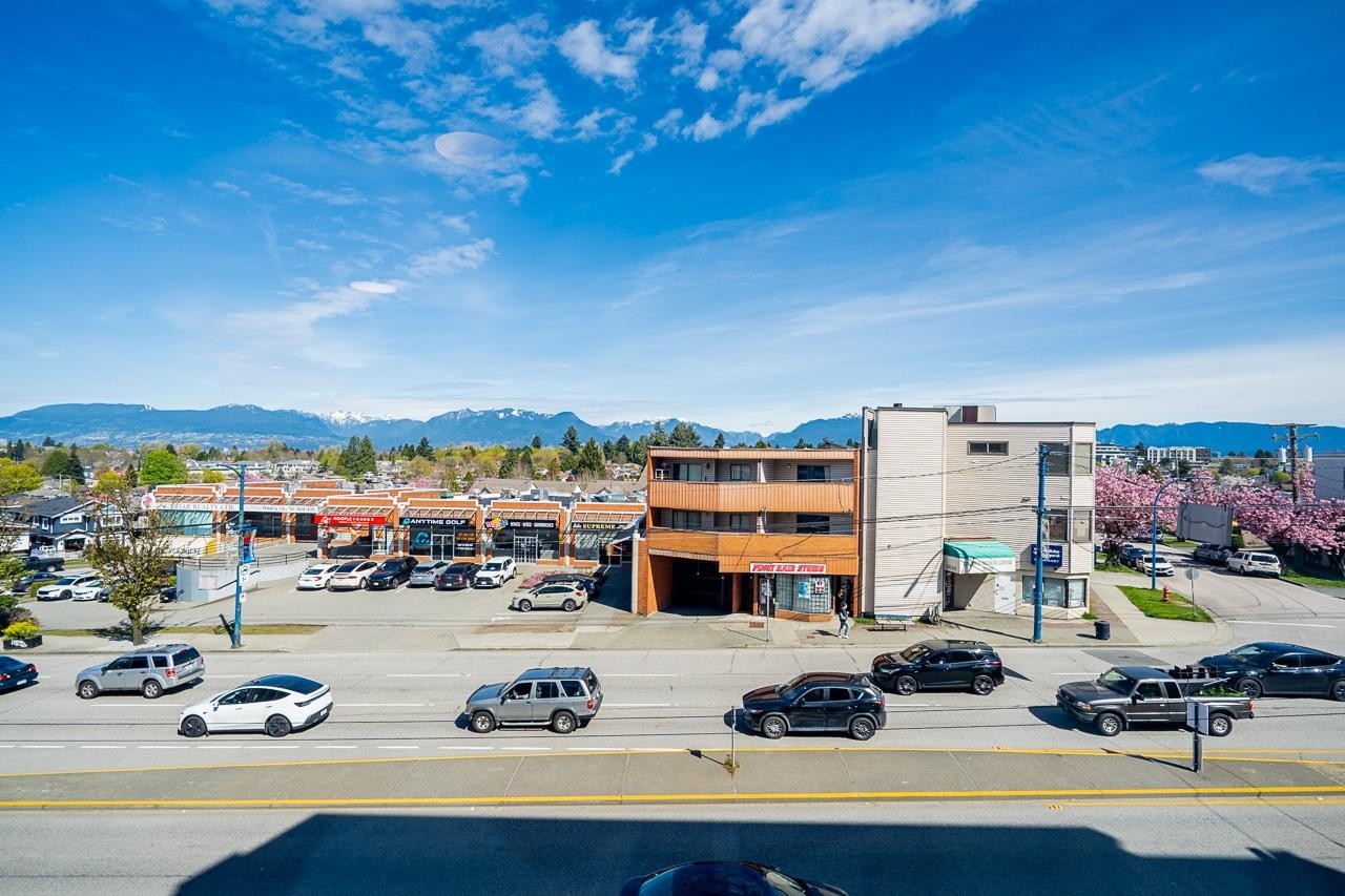 307-3050 Kingsway, Vancouver, BC - Outdoor With View