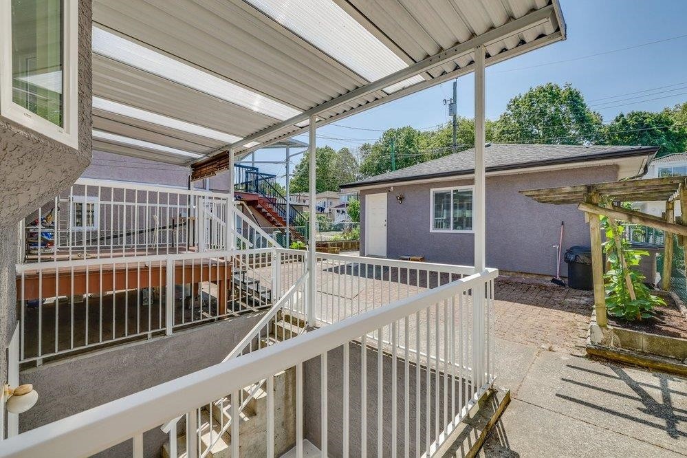 2038 26Th Avenue E, Vancouver, BC - Outdoor With Exterior