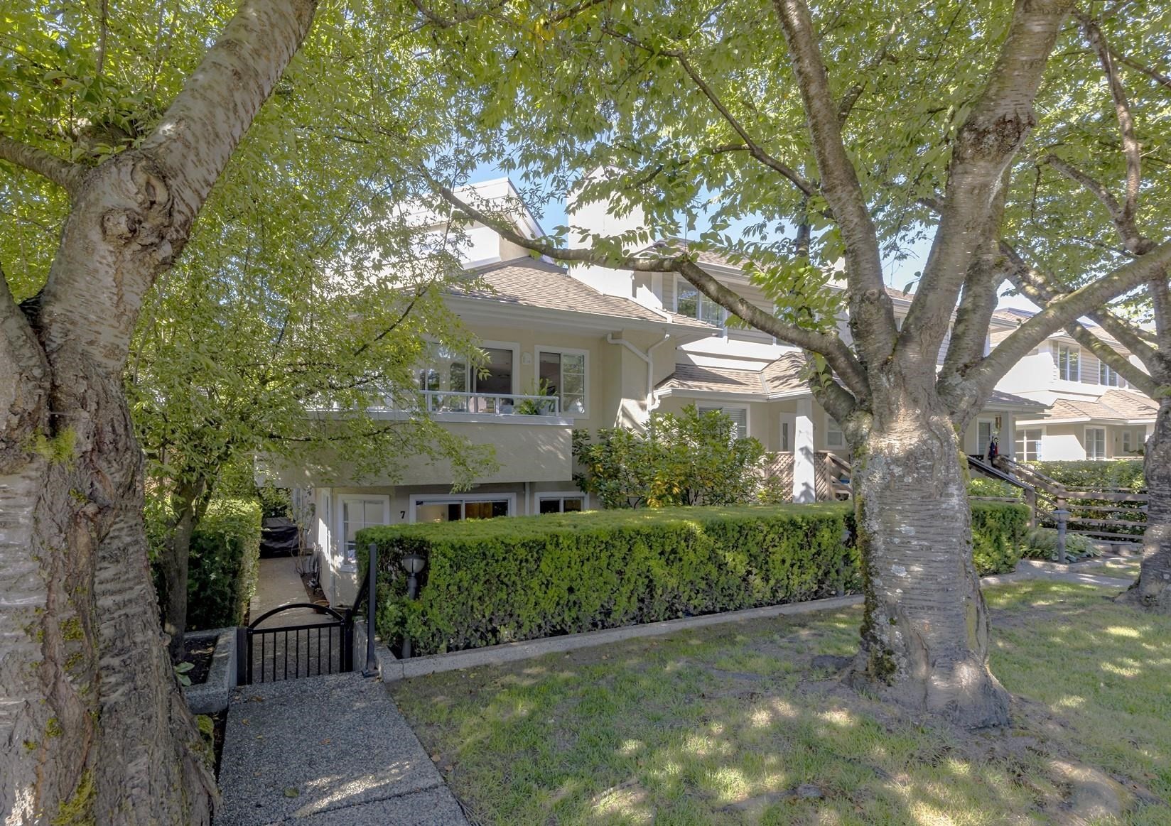 7-249 4Th Street E, North Vancouver, BC - Outdoor