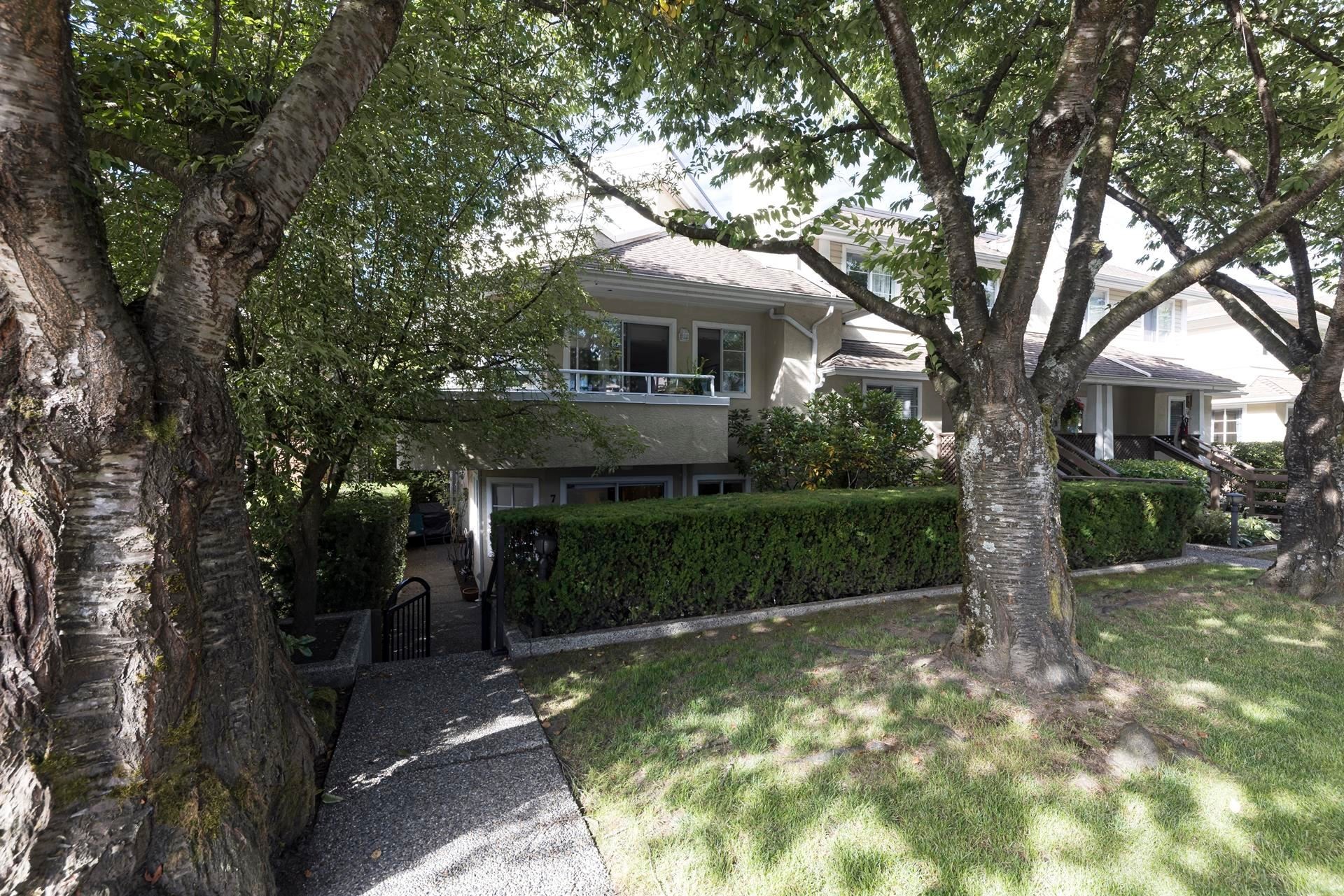 7-249 4Th Street E, North Vancouver, BC - Outdoor