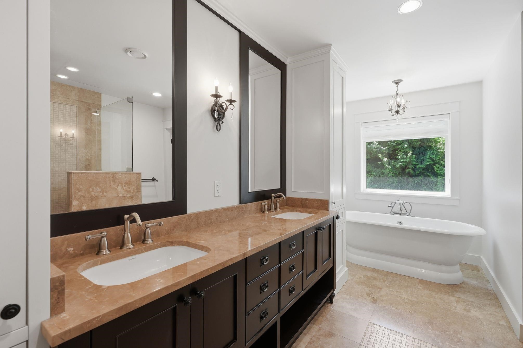 5116 1A Avenue, Delta, BC - Indoor Photo Showing Bathroom