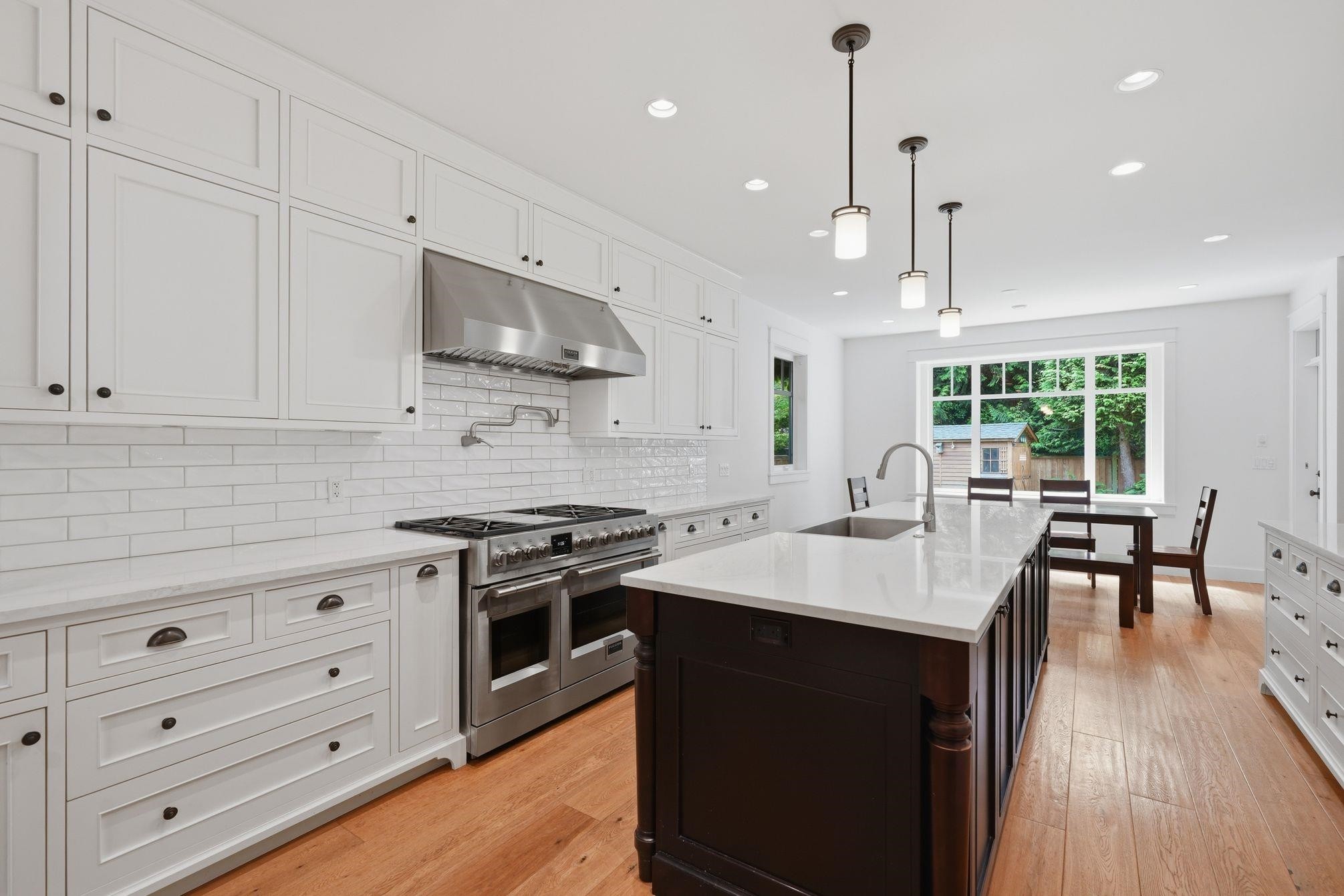 5116 1A Avenue, Delta, BC - Indoor Photo Showing Kitchen With Upgraded Kitchen