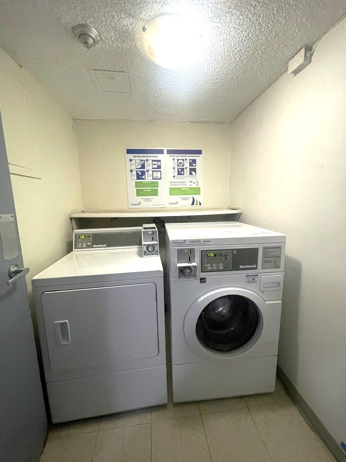 304-7200 Lindsay Road, Richmond, BC - Indoor Photo Showing Laundry Room