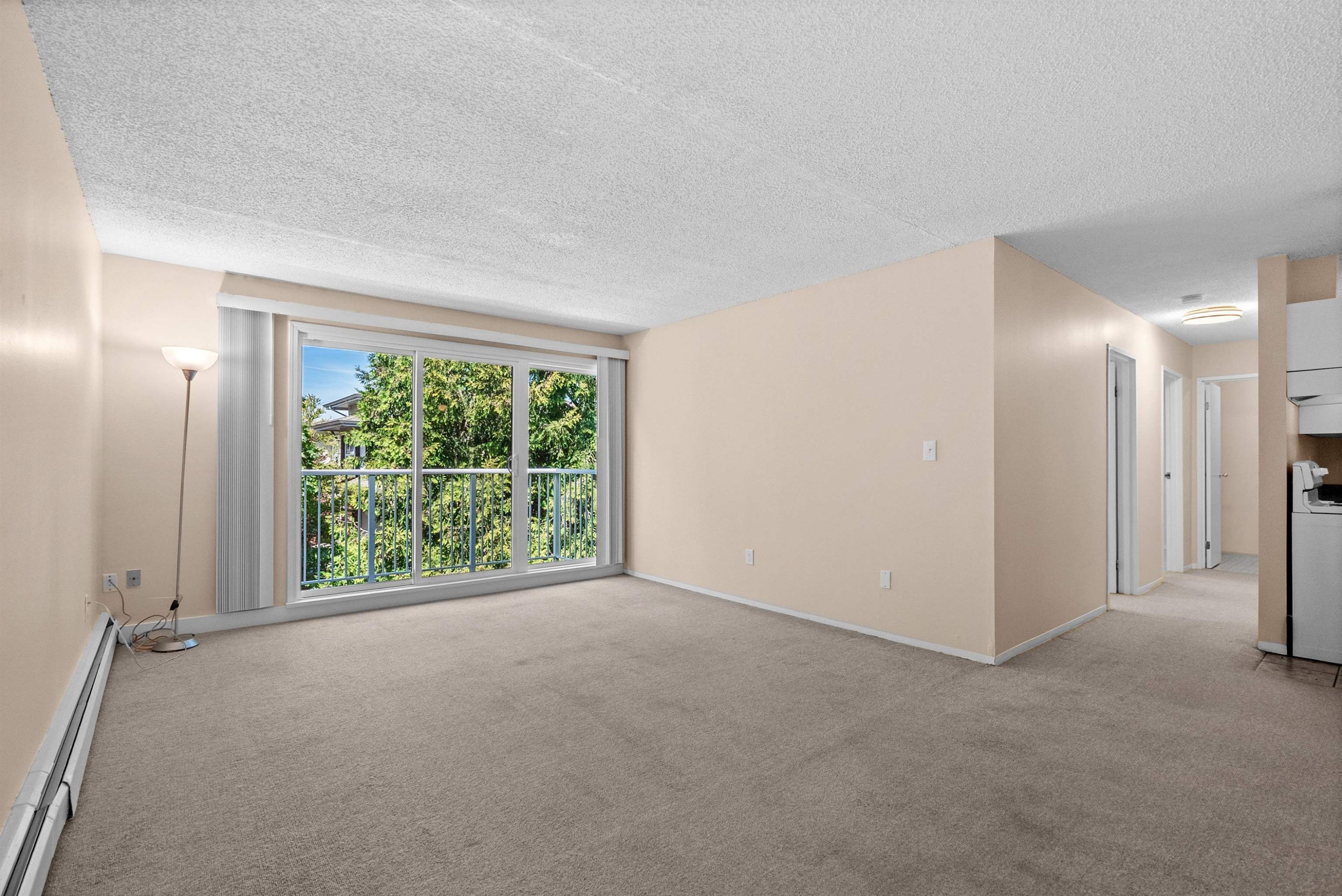 304-7200 Lindsay Road, Richmond, BC - Indoor