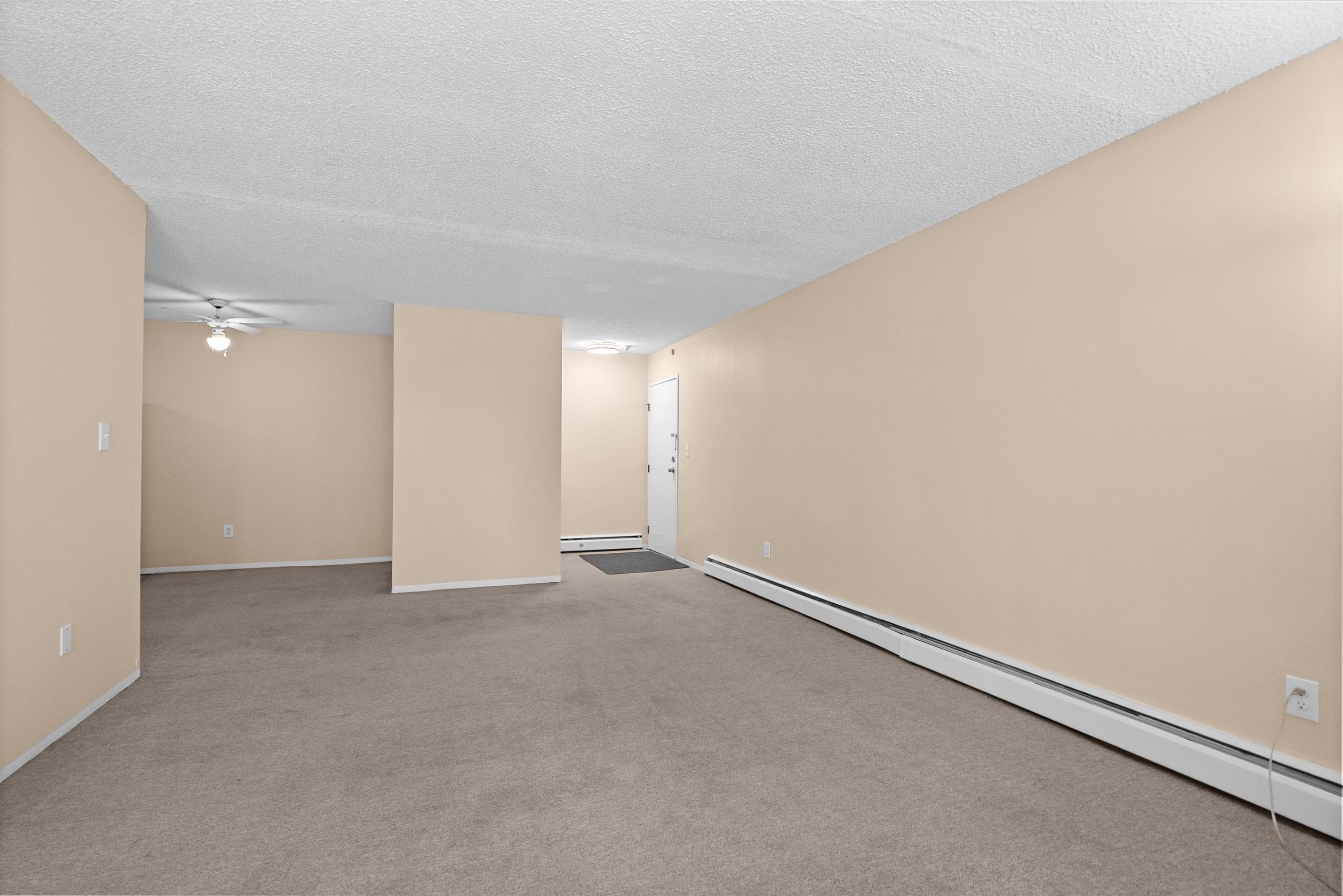 304-7200 Lindsay Road, Richmond, BC - Indoor Photo Showing Other Room
