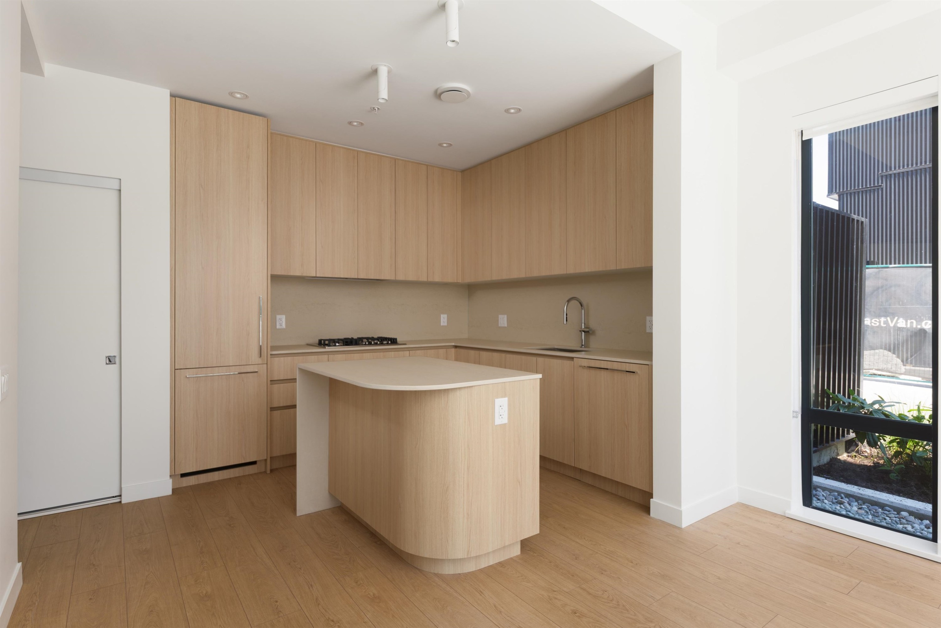 2407 Grandview Highway N, Vancouver, BC - Indoor Photo Showing Kitchen