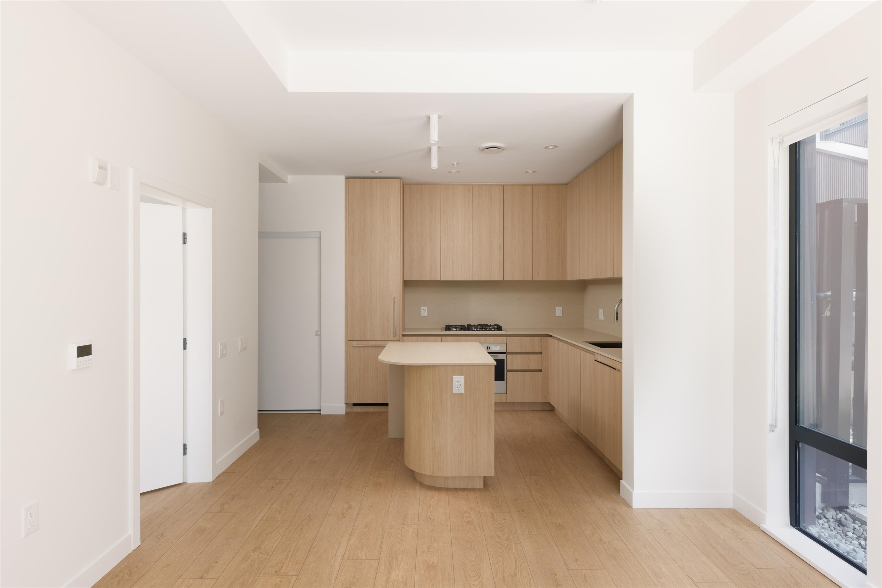 2407 Grandview Highway N, Vancouver, BC - Indoor Photo Showing Kitchen