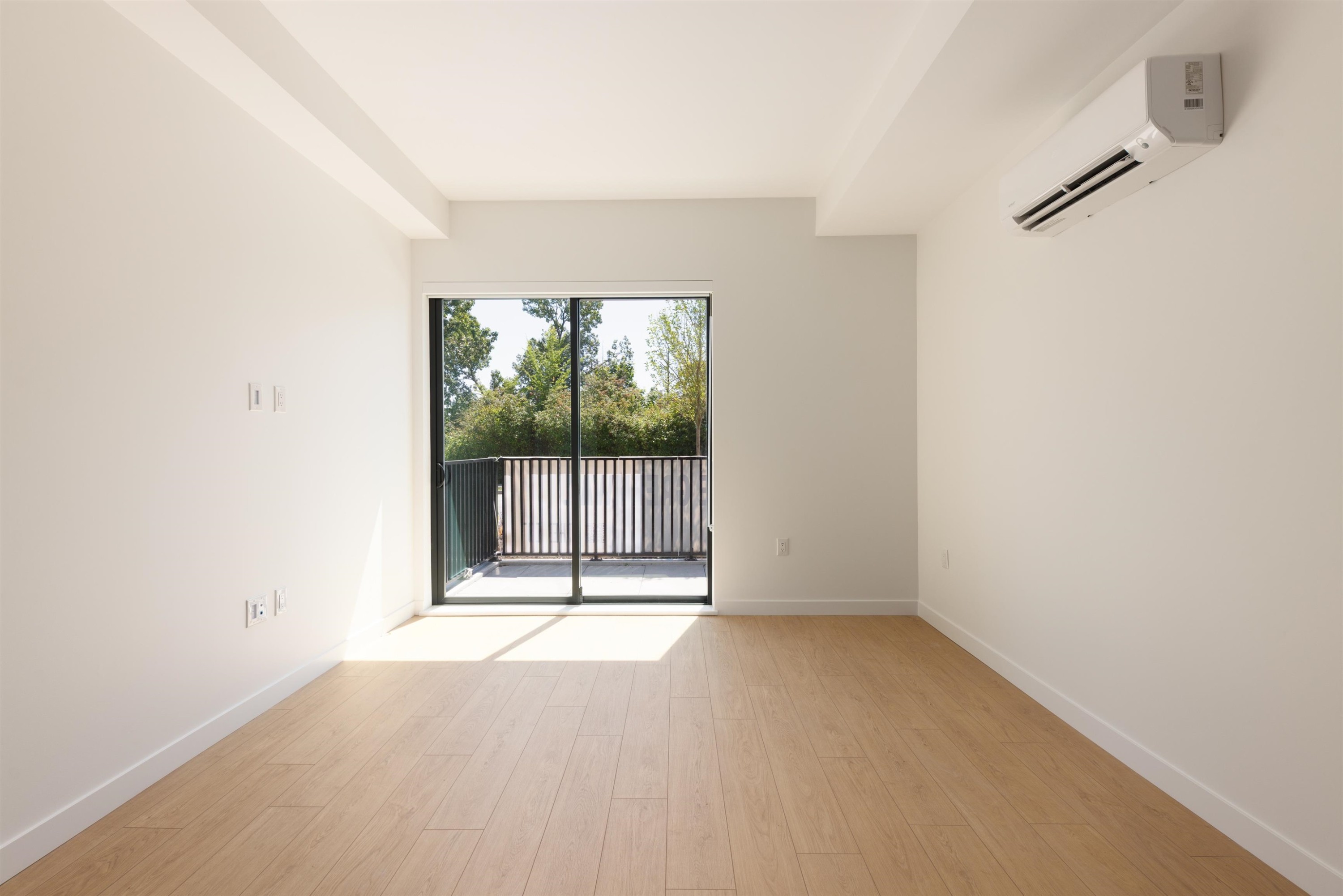 2407 Grandview Highway N, Vancouver, BC - Indoor Photo Showing Other Room