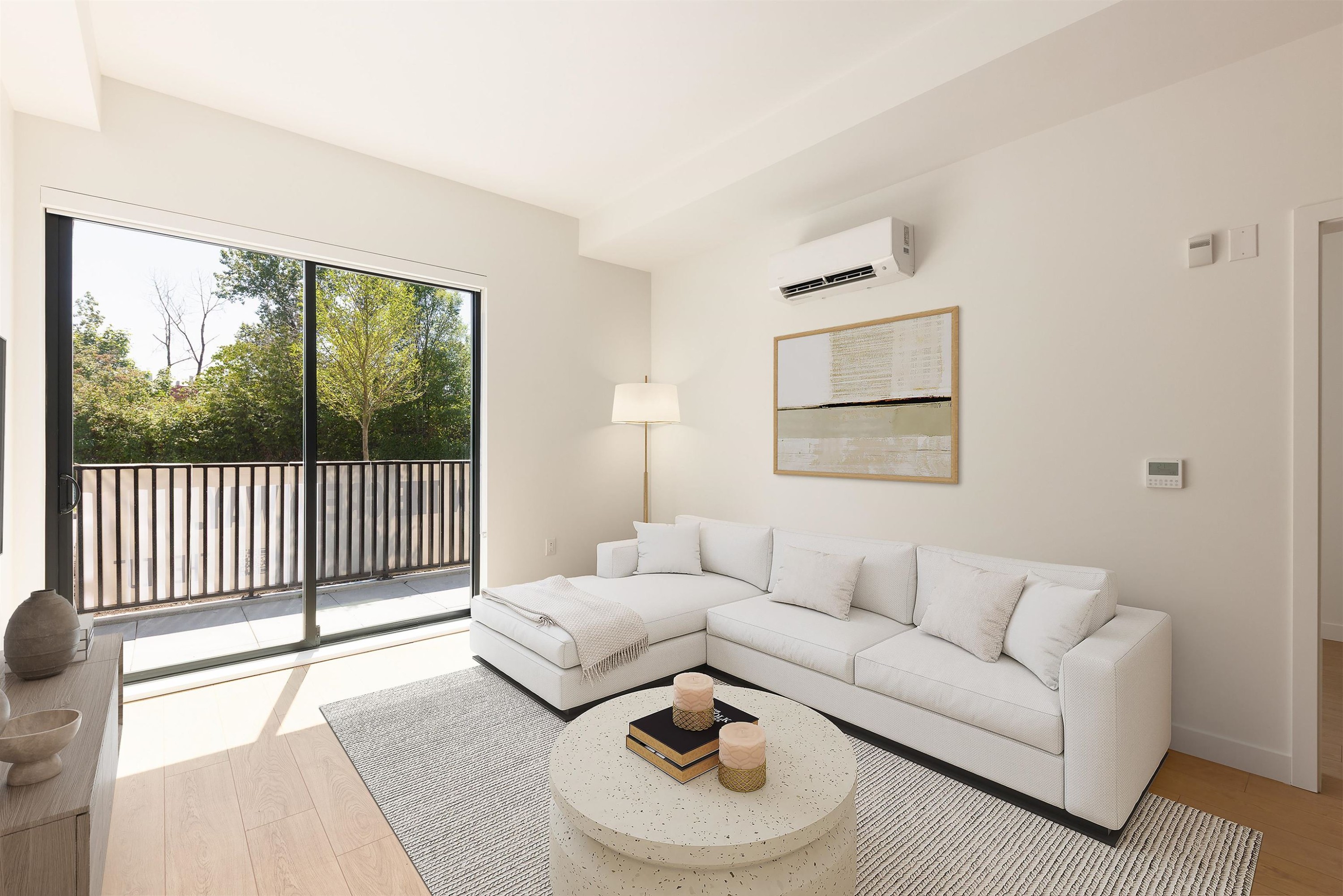 2407 Grandview Highway N, Vancouver, BC - Indoor Photo Showing Living Room