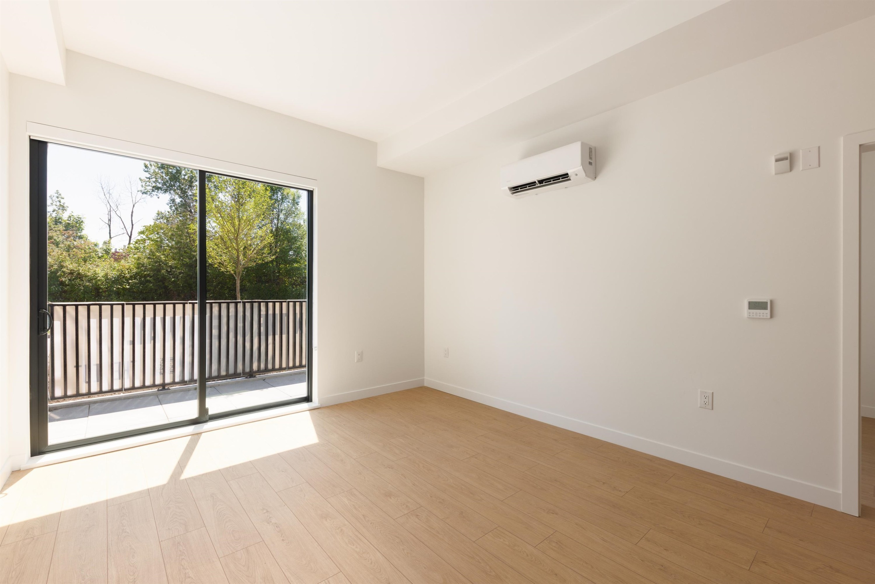2407 Grandview Highway N, Vancouver, BC - Indoor Photo Showing Other Room