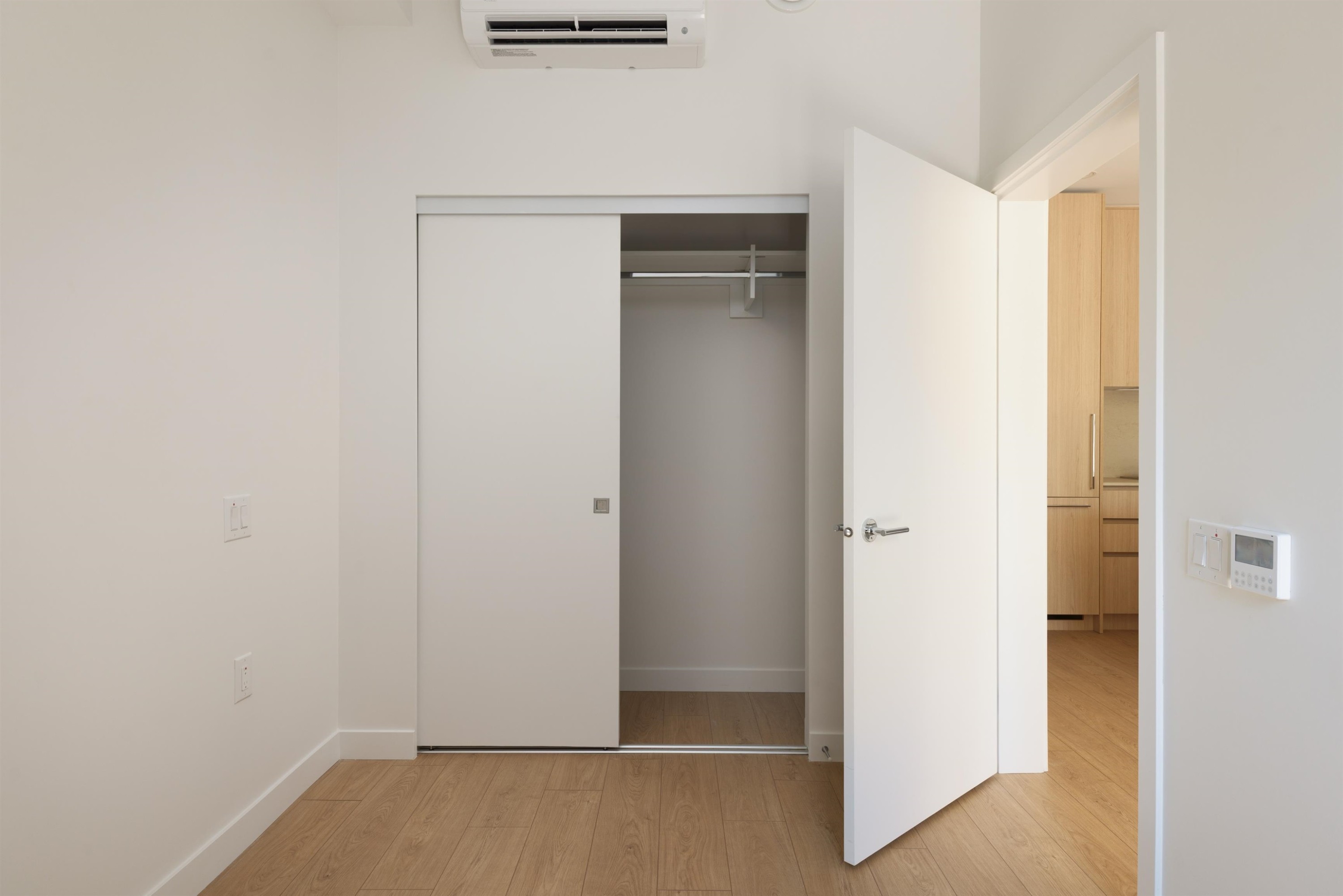 2407 Grandview Highway N, Vancouver, BC - Indoor Photo Showing Other Room