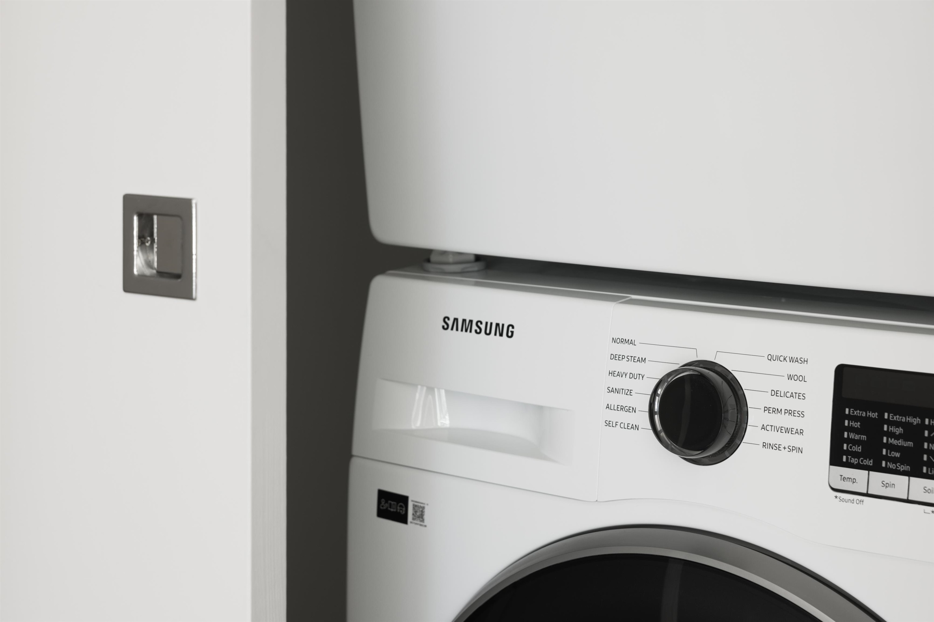 2407 Grandview Highway N, Vancouver, BC - Indoor Photo Showing Laundry Room